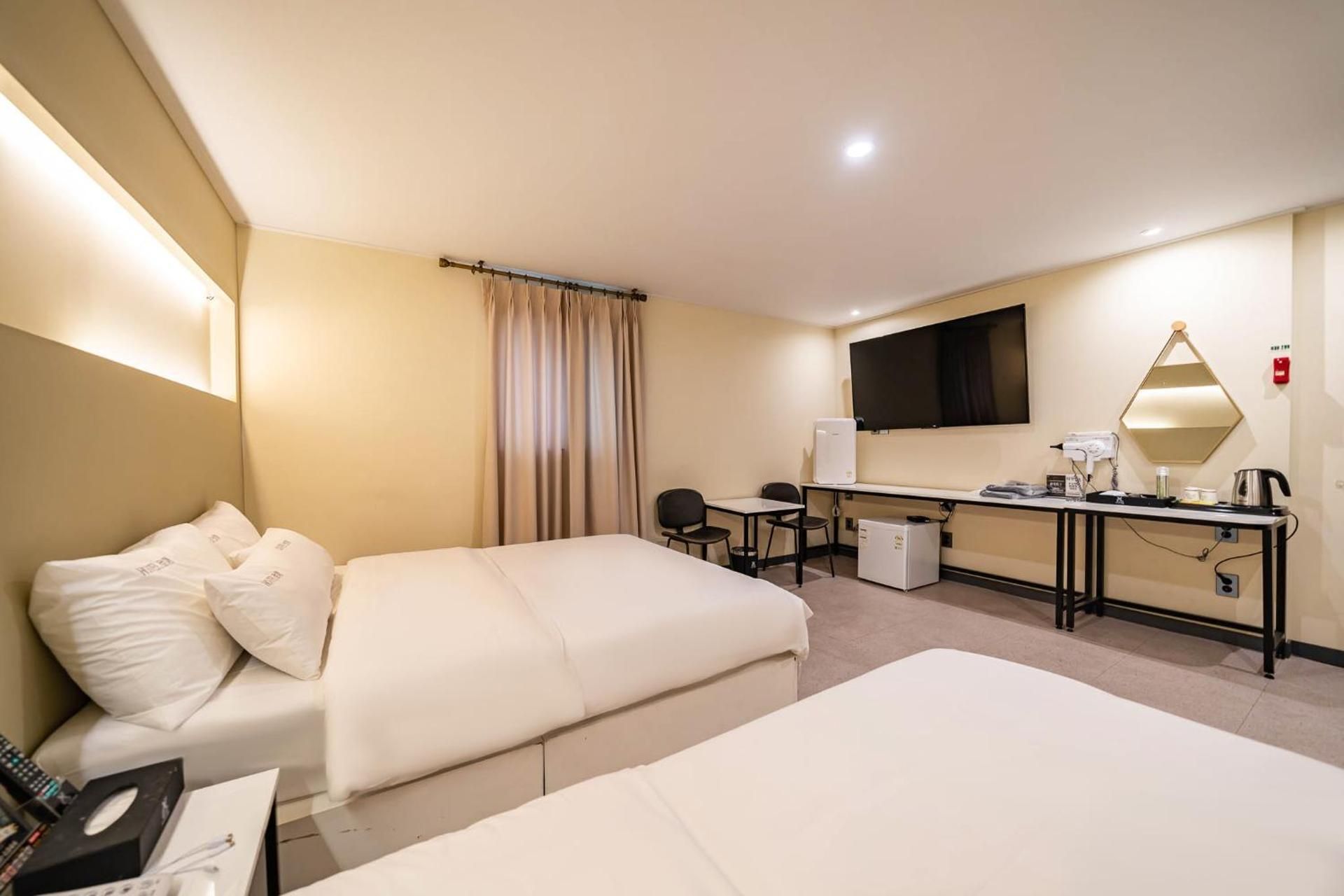 Incheon (Songdo) Rodem Twin Room 2