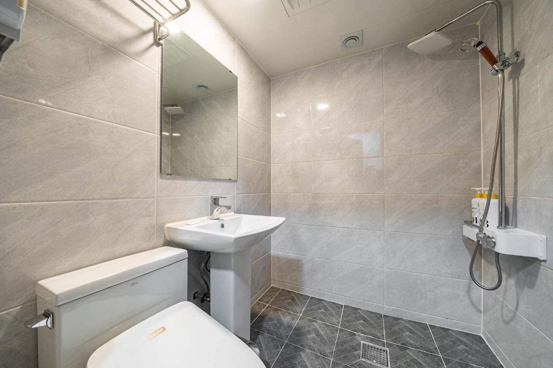 Incheon (Songdo) Rodem Twin Room 3