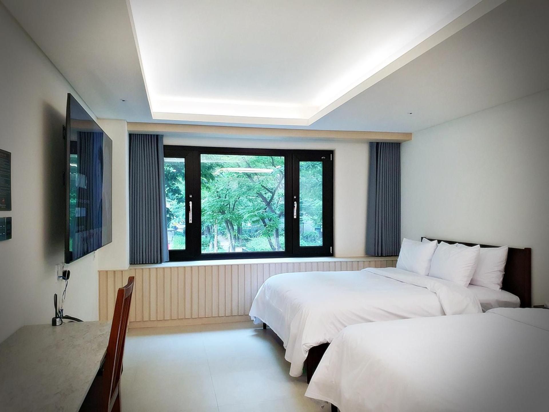 Premium Quadruple Room