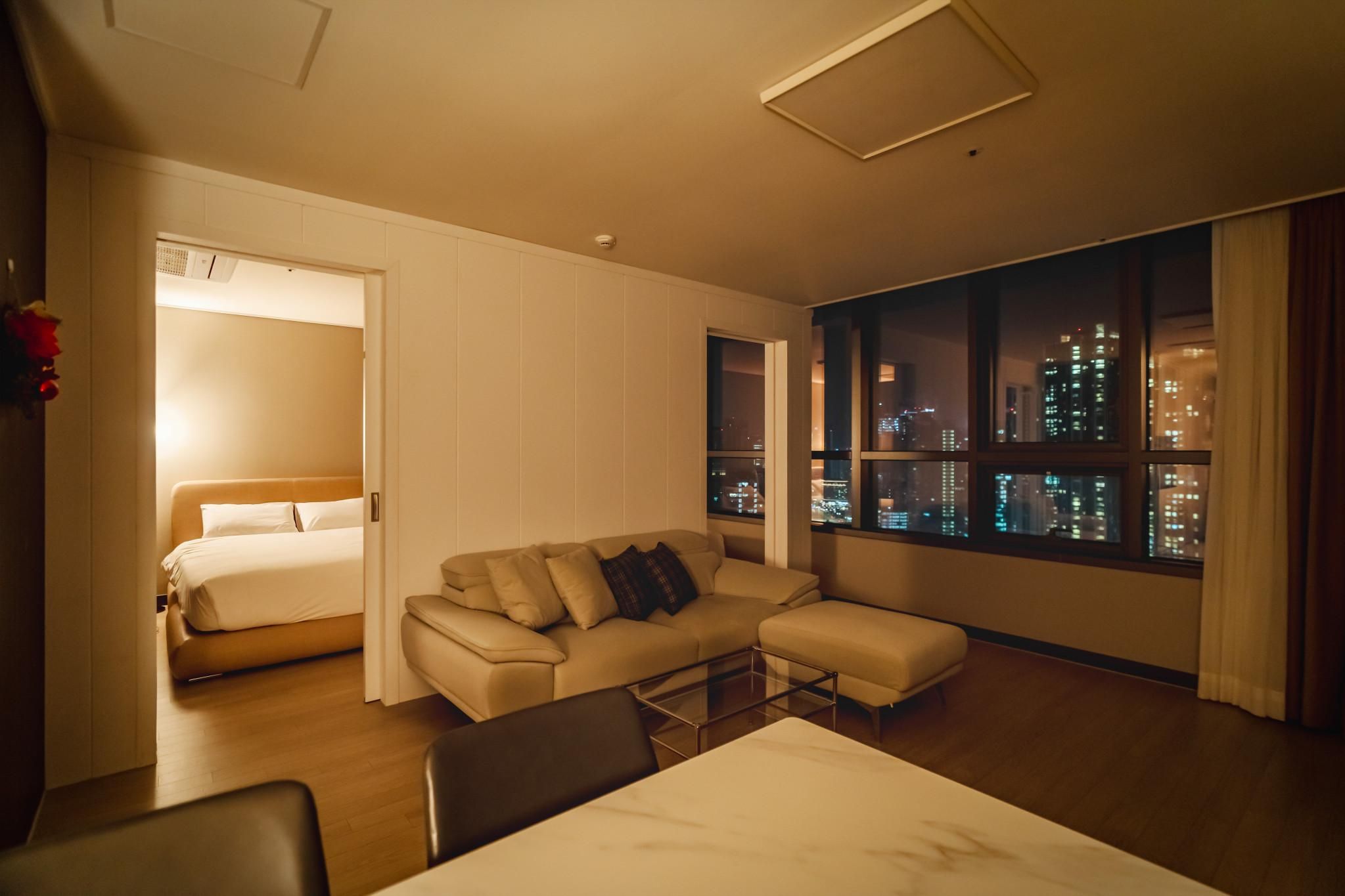 The Stay Songdo Penthouse 1.5 room (1 glass of thin ice beer per person (TAKE OUT) available Monday-Thursday when o 3