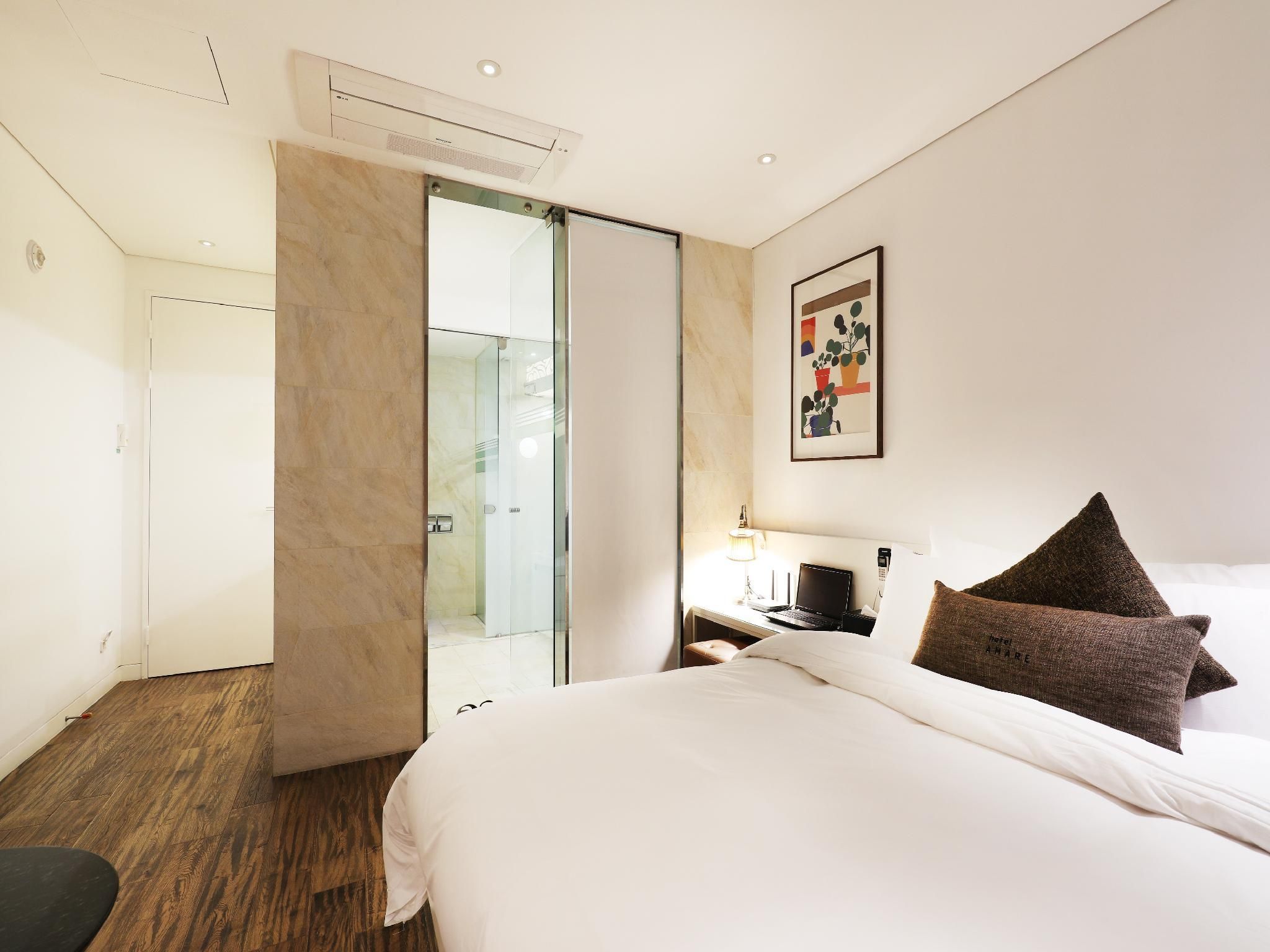 Late Check-In Ramdom Room - Check In - 8:00PM, Ramdomly Assign