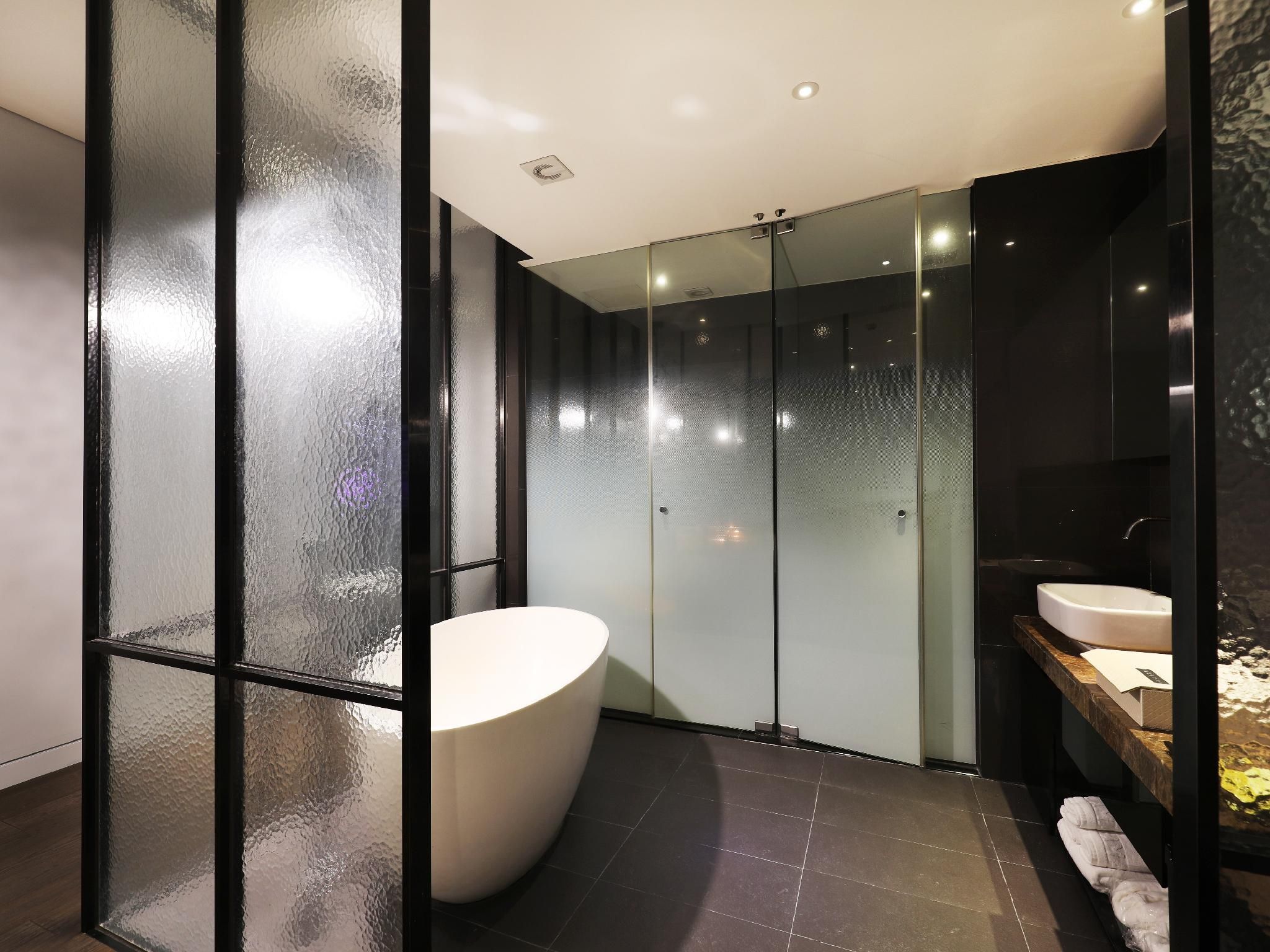 Premium Double - Check in - Mon-Sat 3:00PM, Sun 6:00PM, Ramdomly Assign