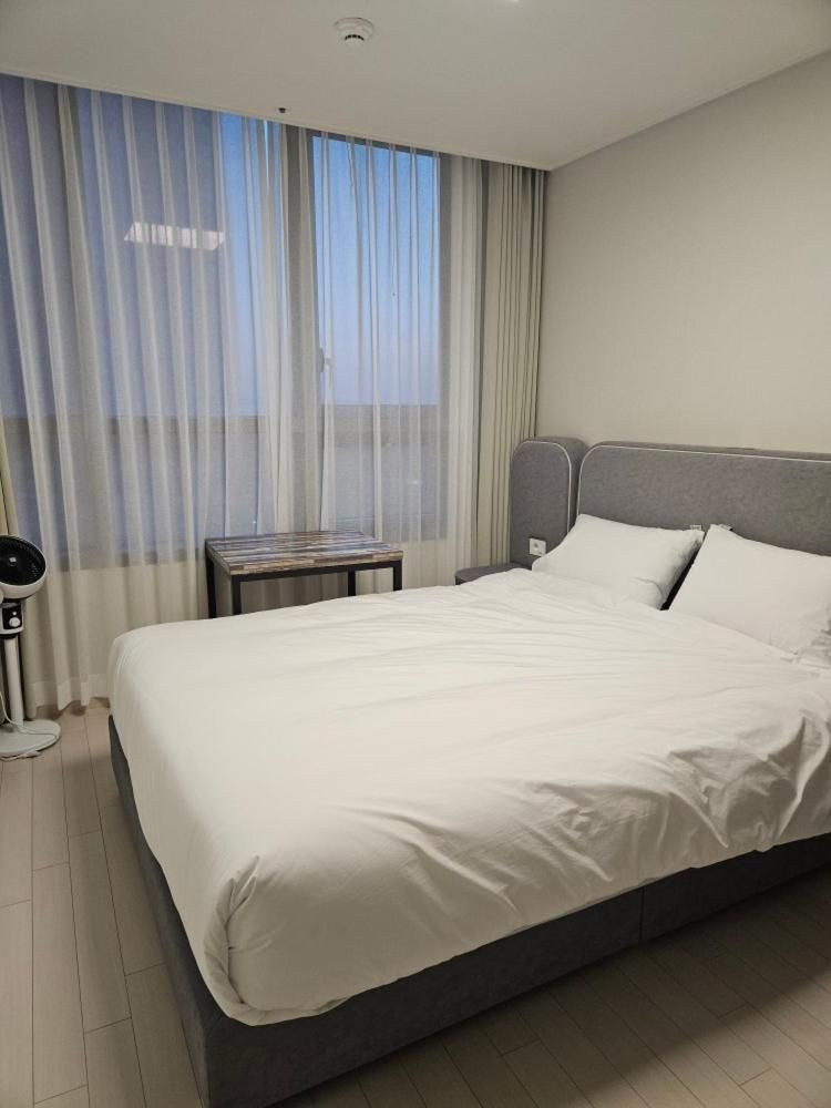 Double or Twin Room with Sea View