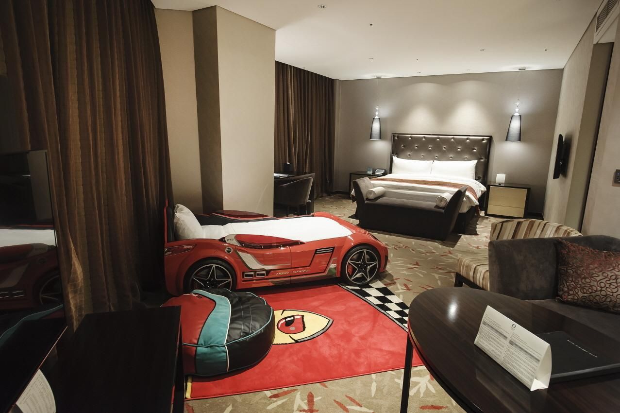 Studio Deluxe Kids Racer