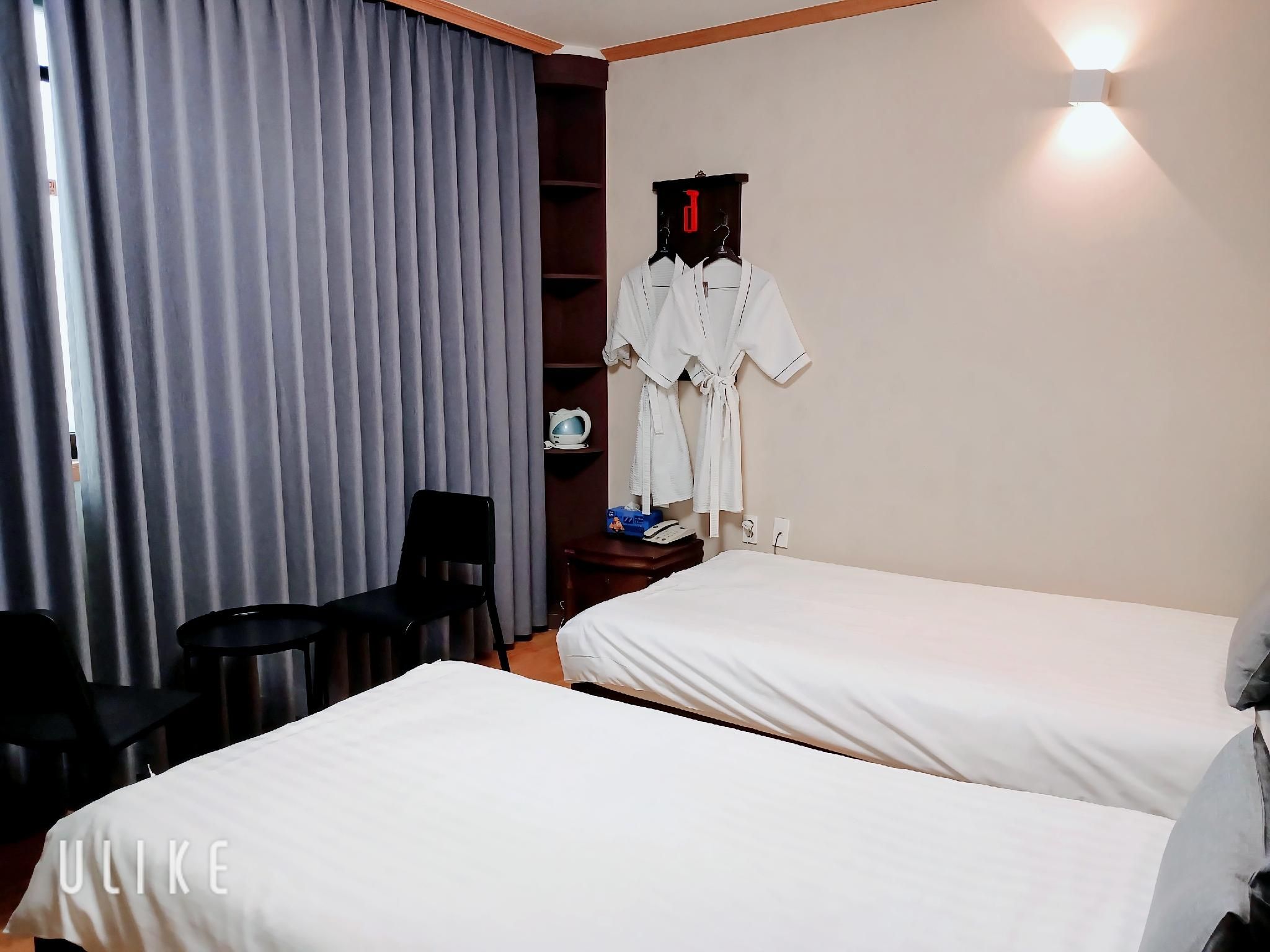 Standard Twin Room - Single Use