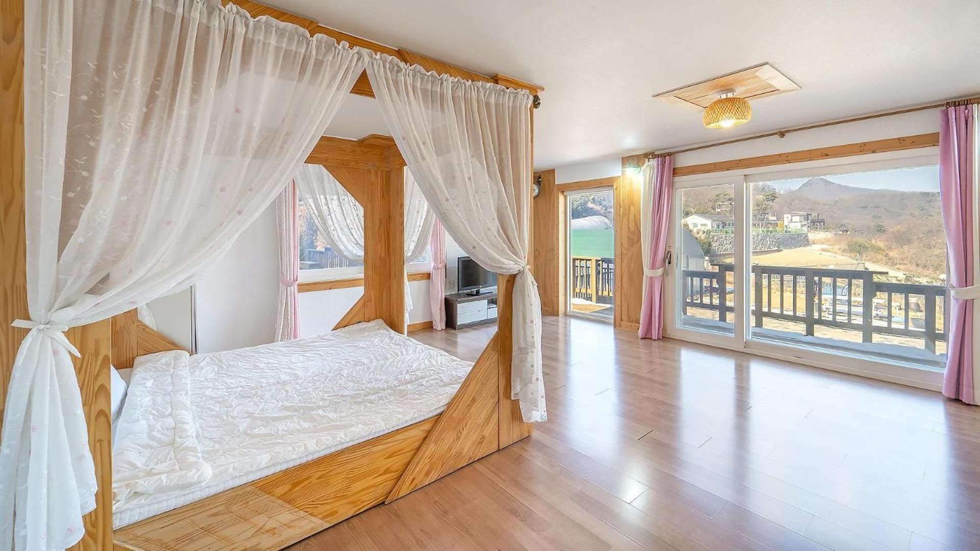 Ganghwa Herb Pension Studio 3