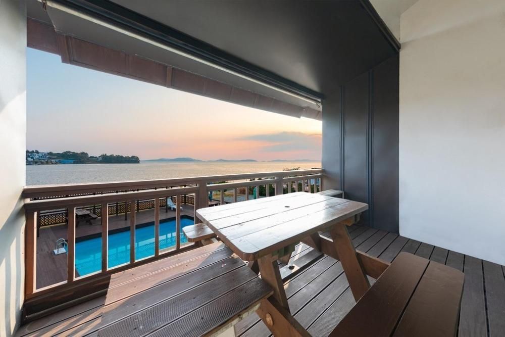 Double Room with Sea View 2