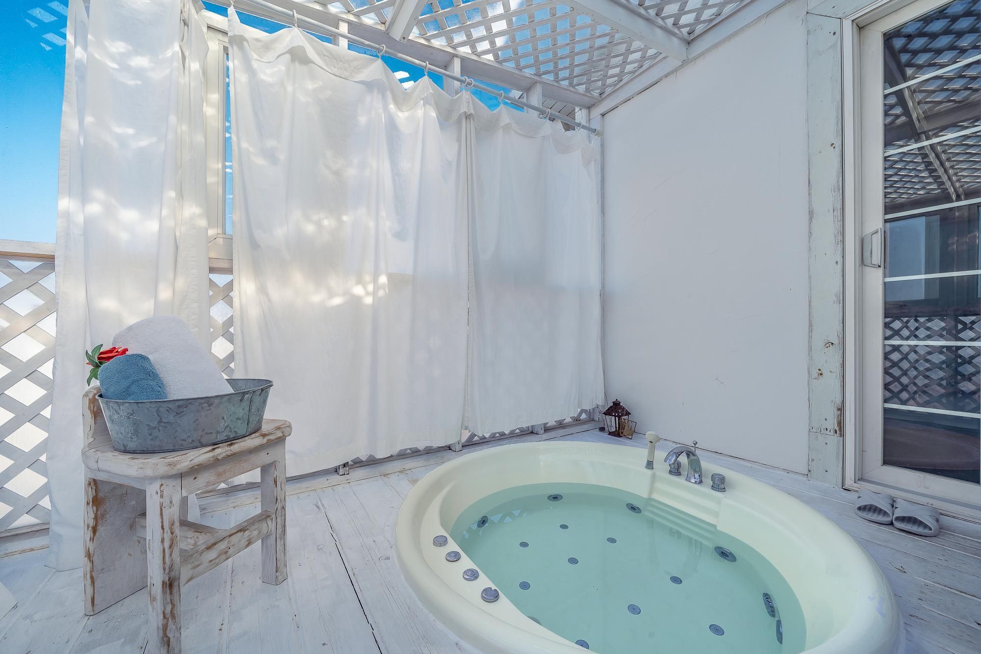 Ganghwa Vintage Box Pension Lime Orange 2