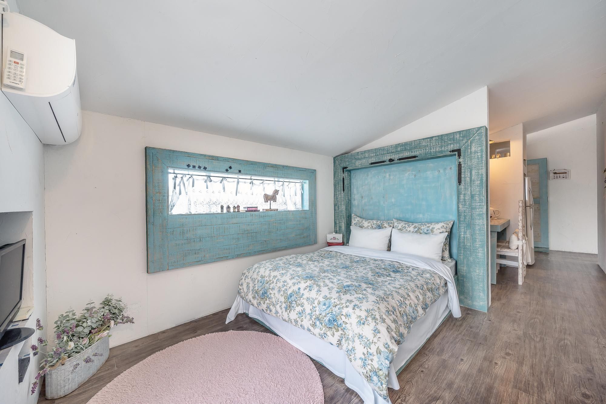 Ganghwa Vintage Box Pension Lime Orange