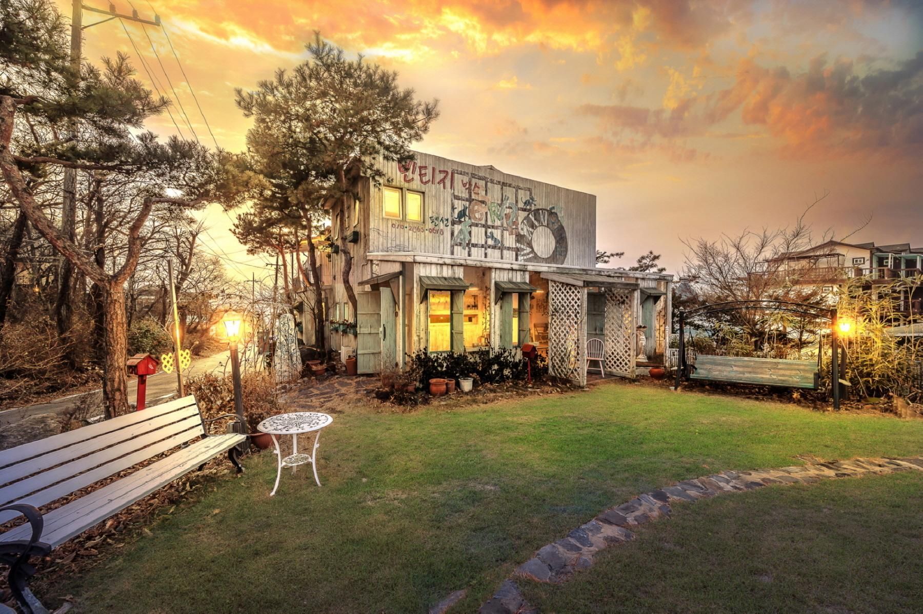 Ganghwa Vintage Box Pension