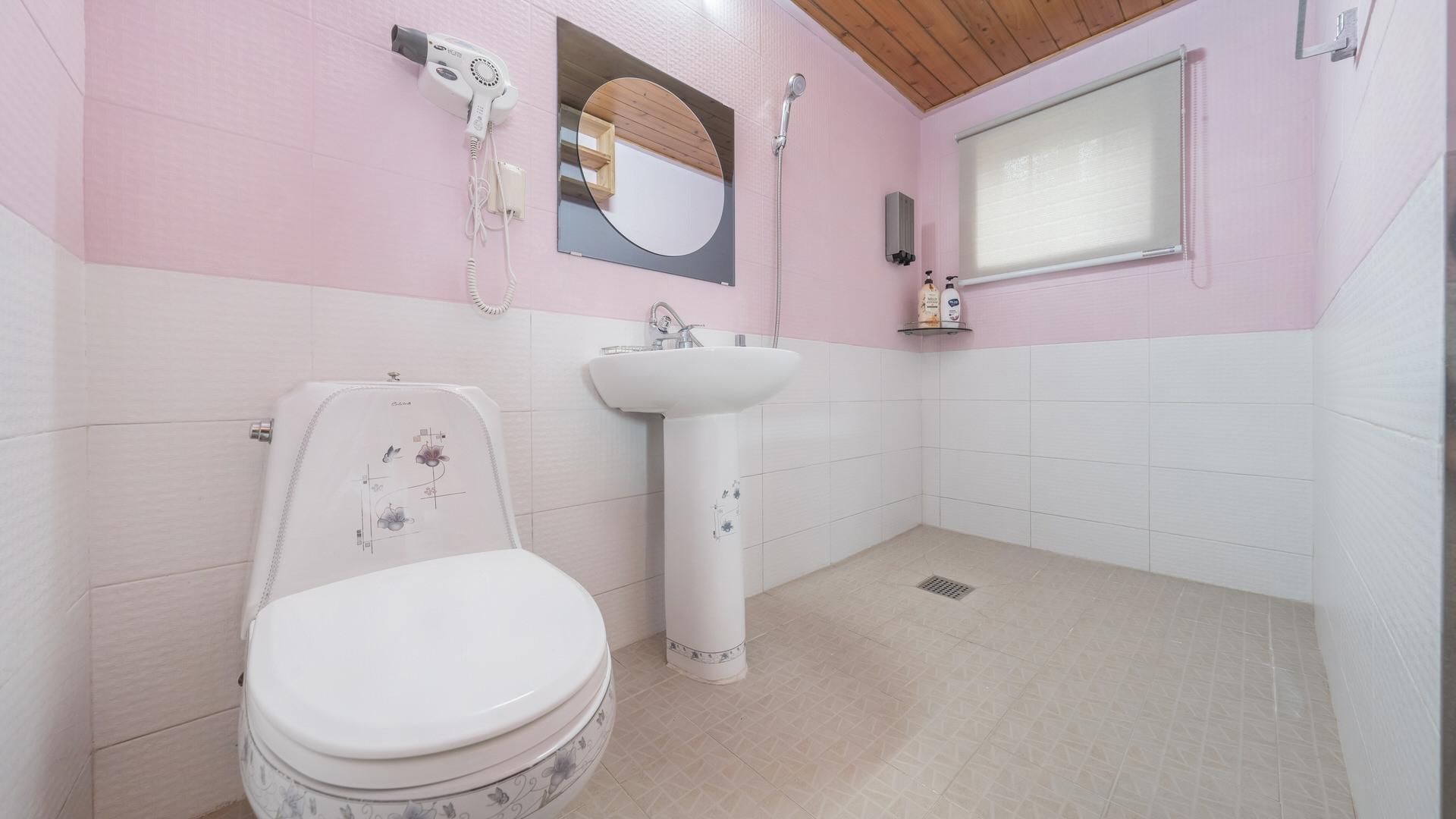 Ganghwa Gichayeohaeng Pension Bangkok (Dokchae) 2