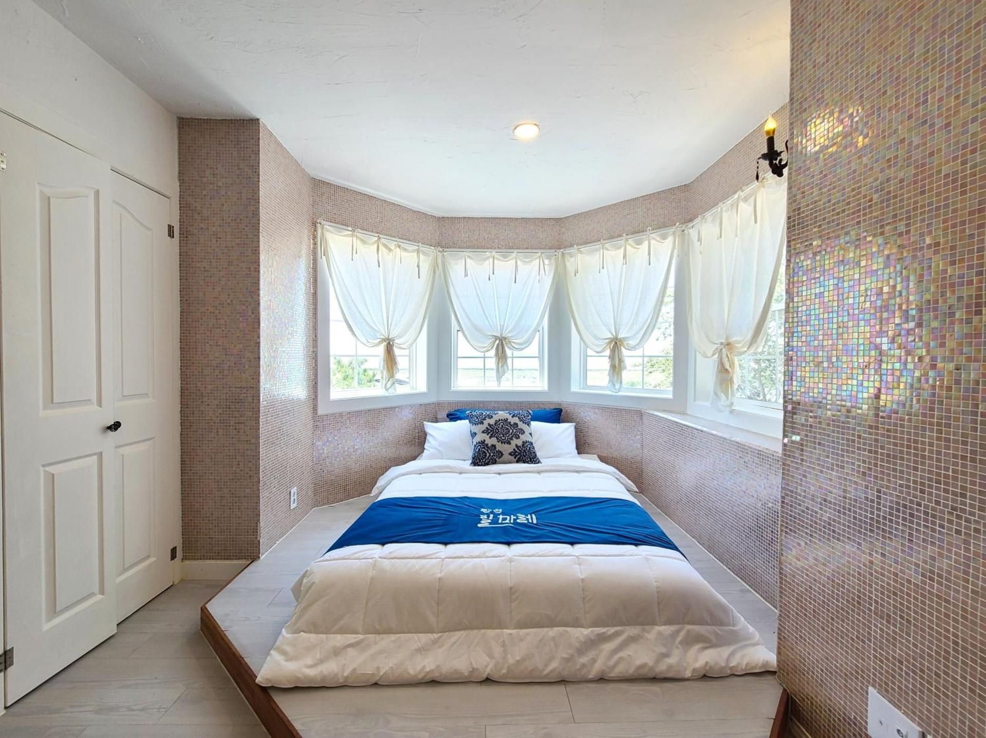 Ganghwa ilmarae Pension Double Room 5