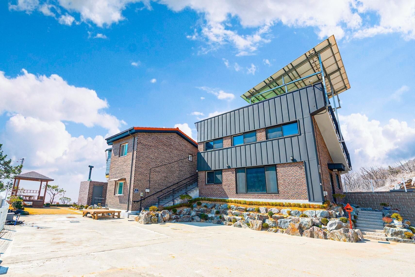 b12c21ed394915d4f1411322c9019354