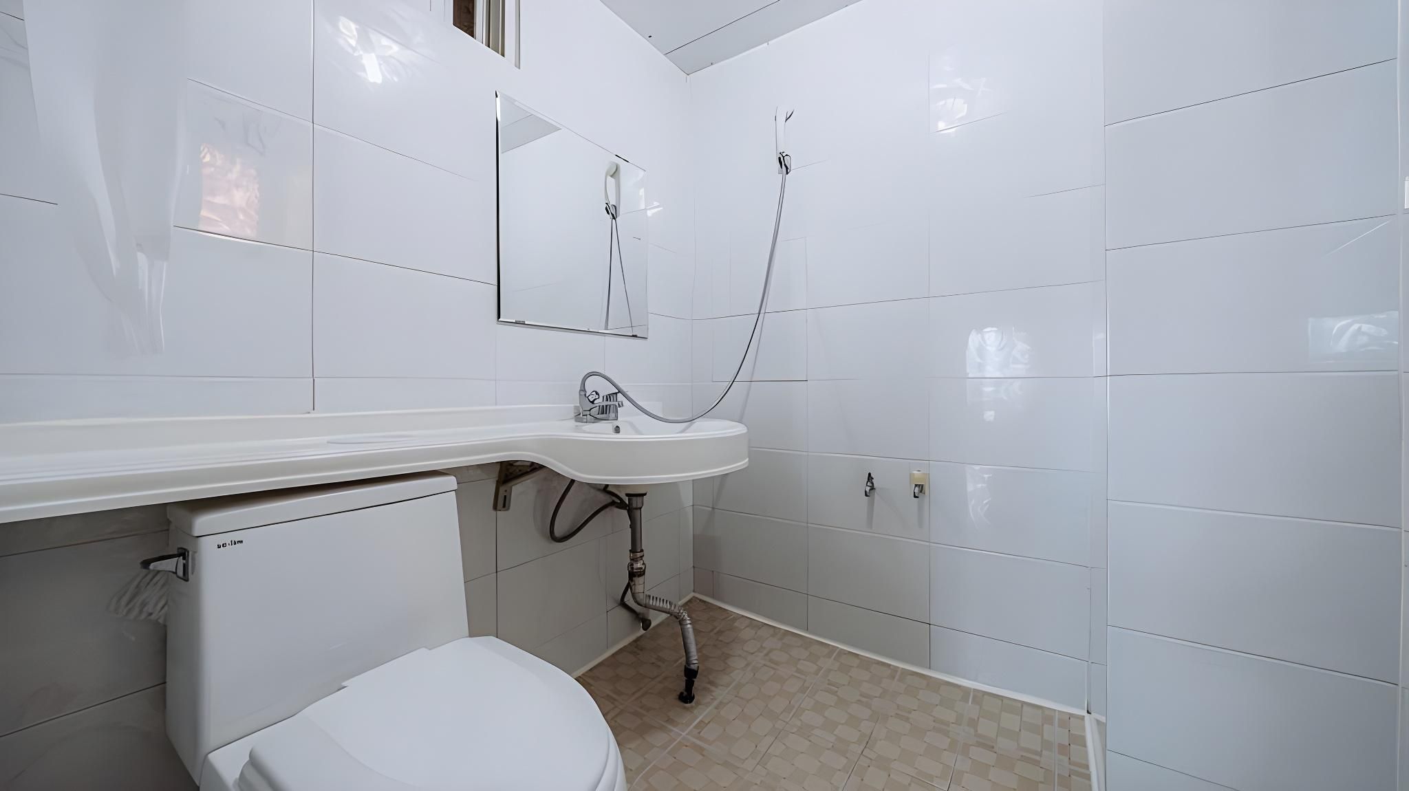 wave guest house Family Room 5