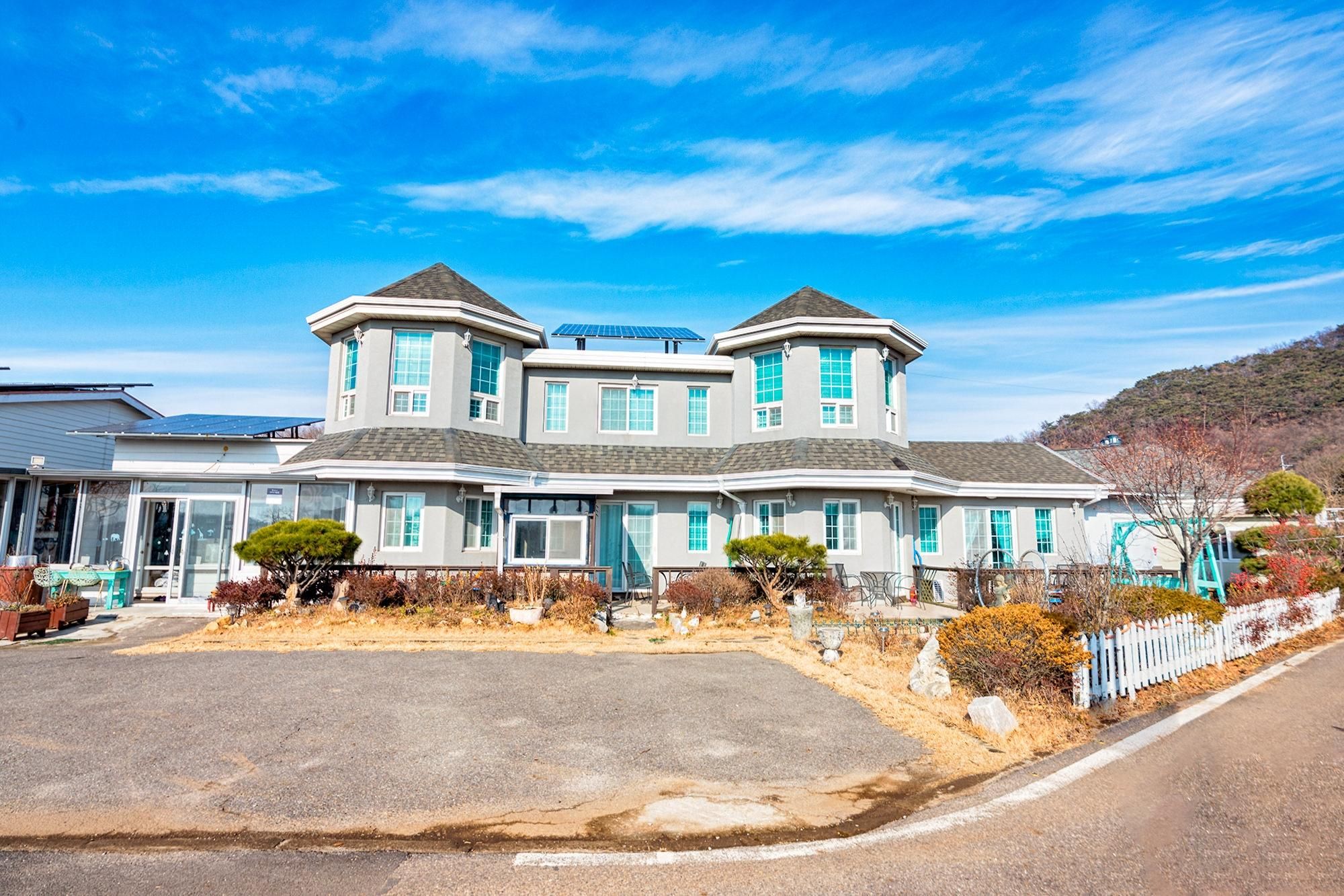 1d8c74fcfaa13ab956147d019eba4421