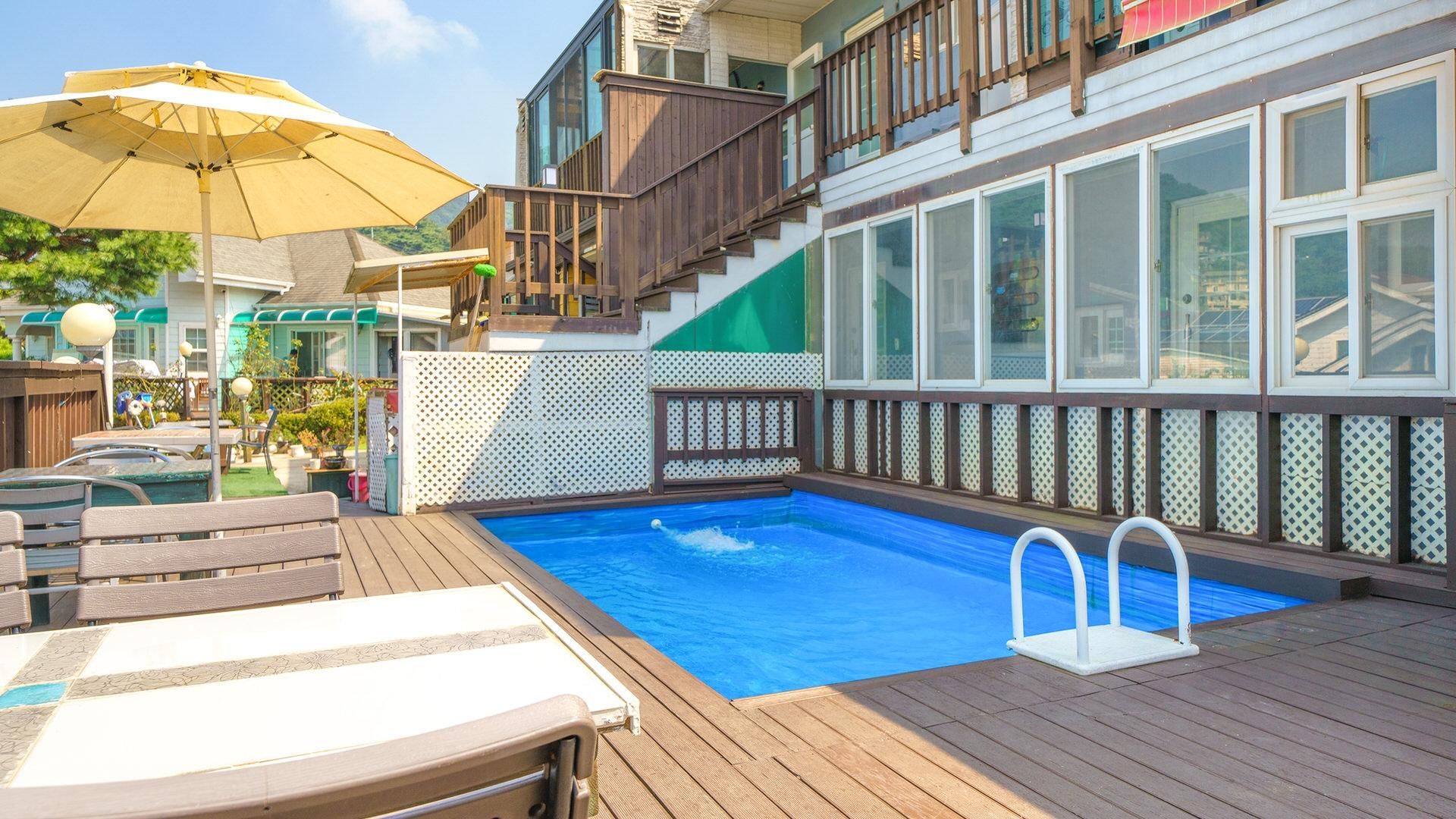 b7b10430f5a04d712a3793d75cdb56e1