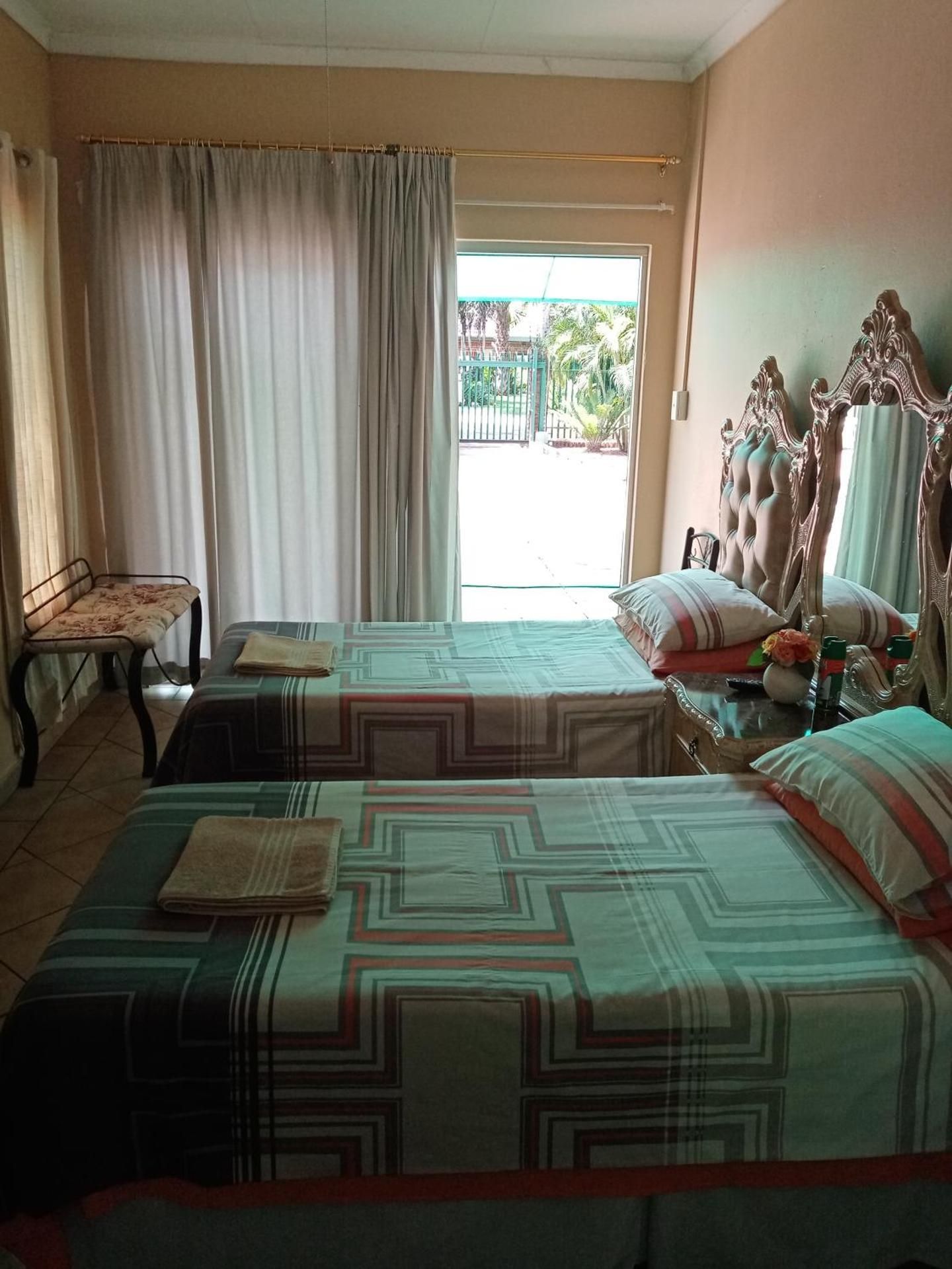 Economy Twin Room