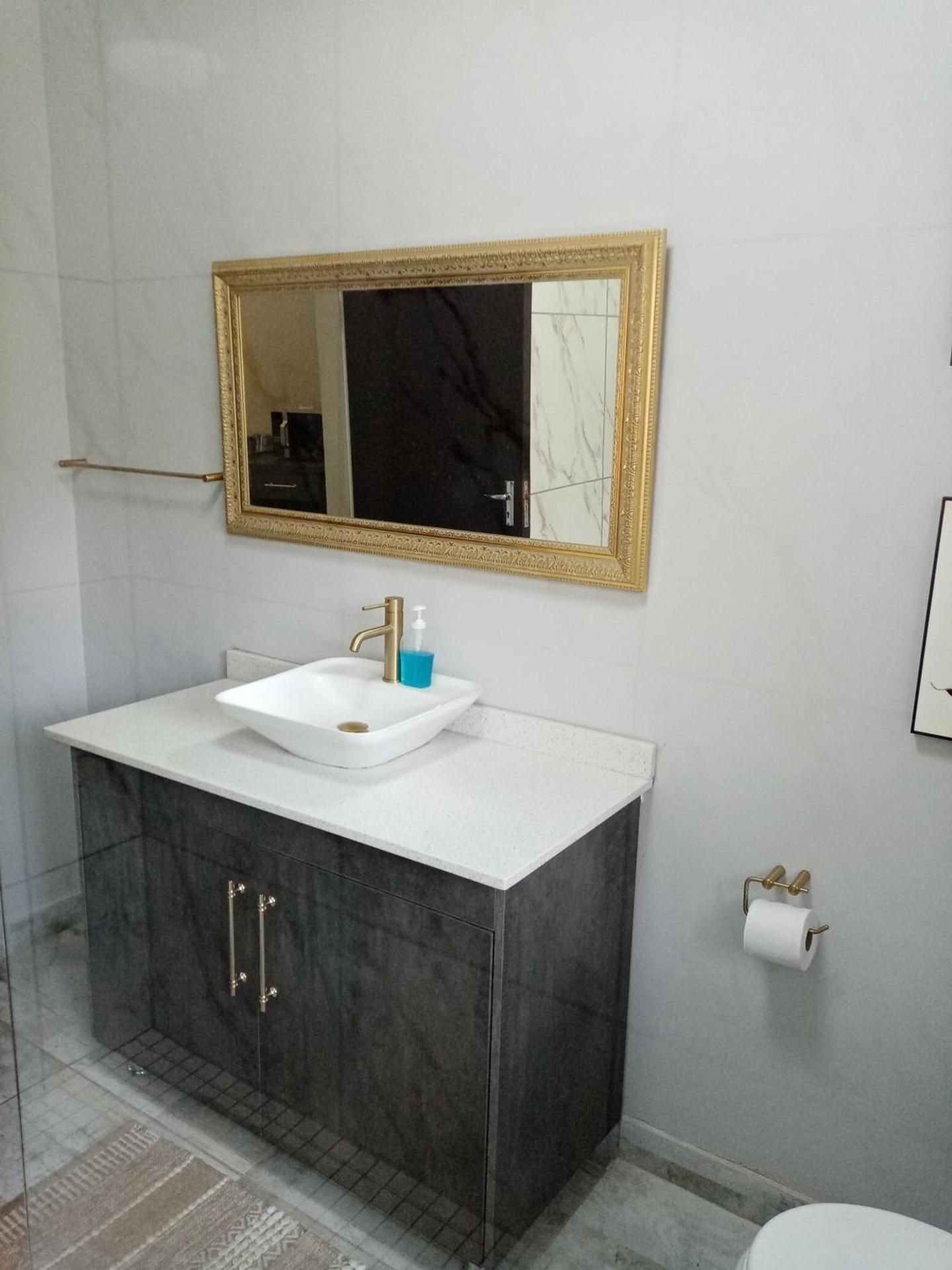 De la Rose Guesthouse