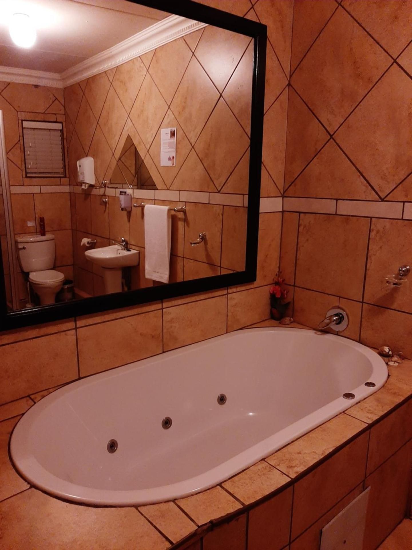 Zebra Guesthouse Queen Suite