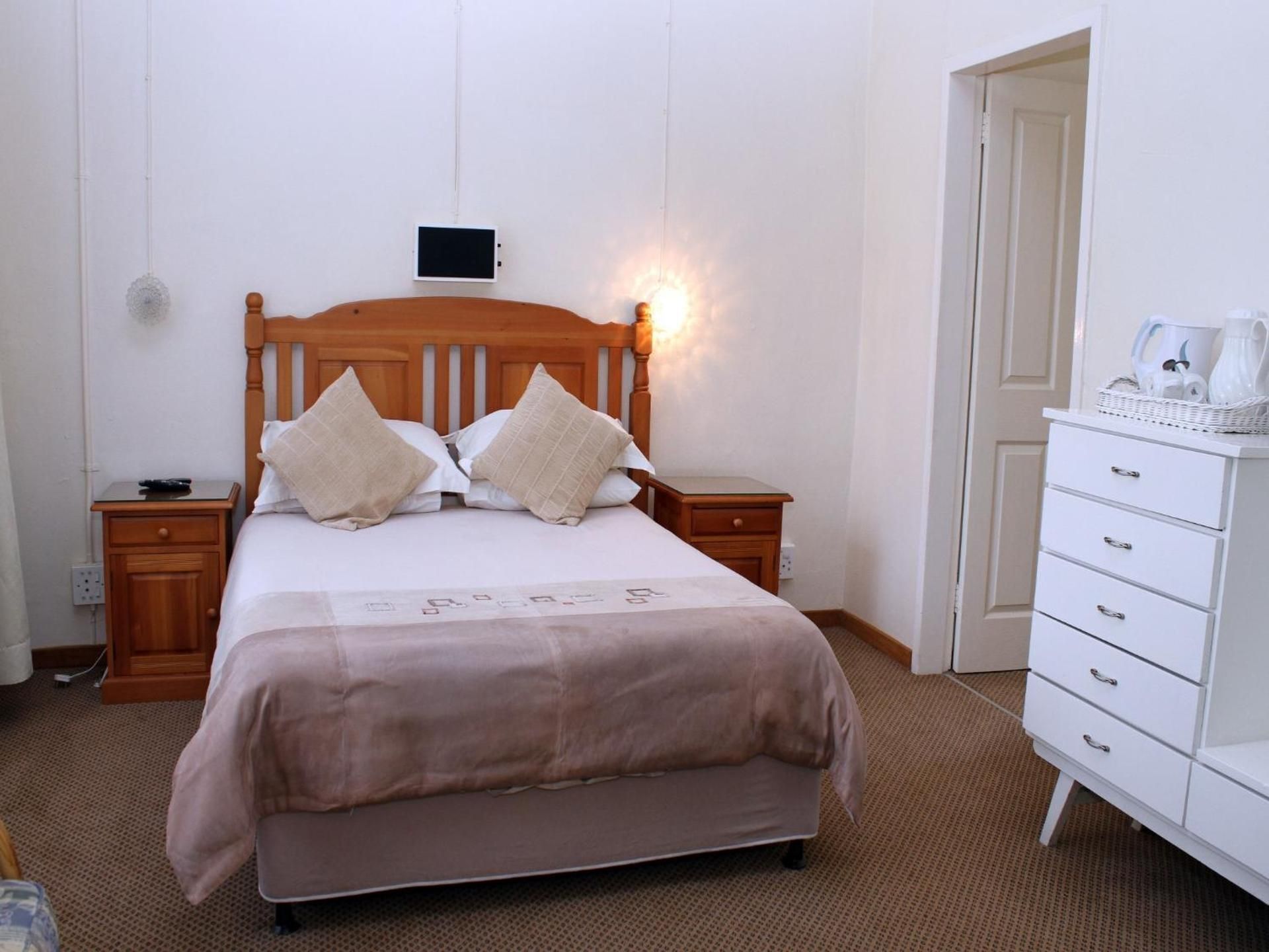 Family Room with Garden View