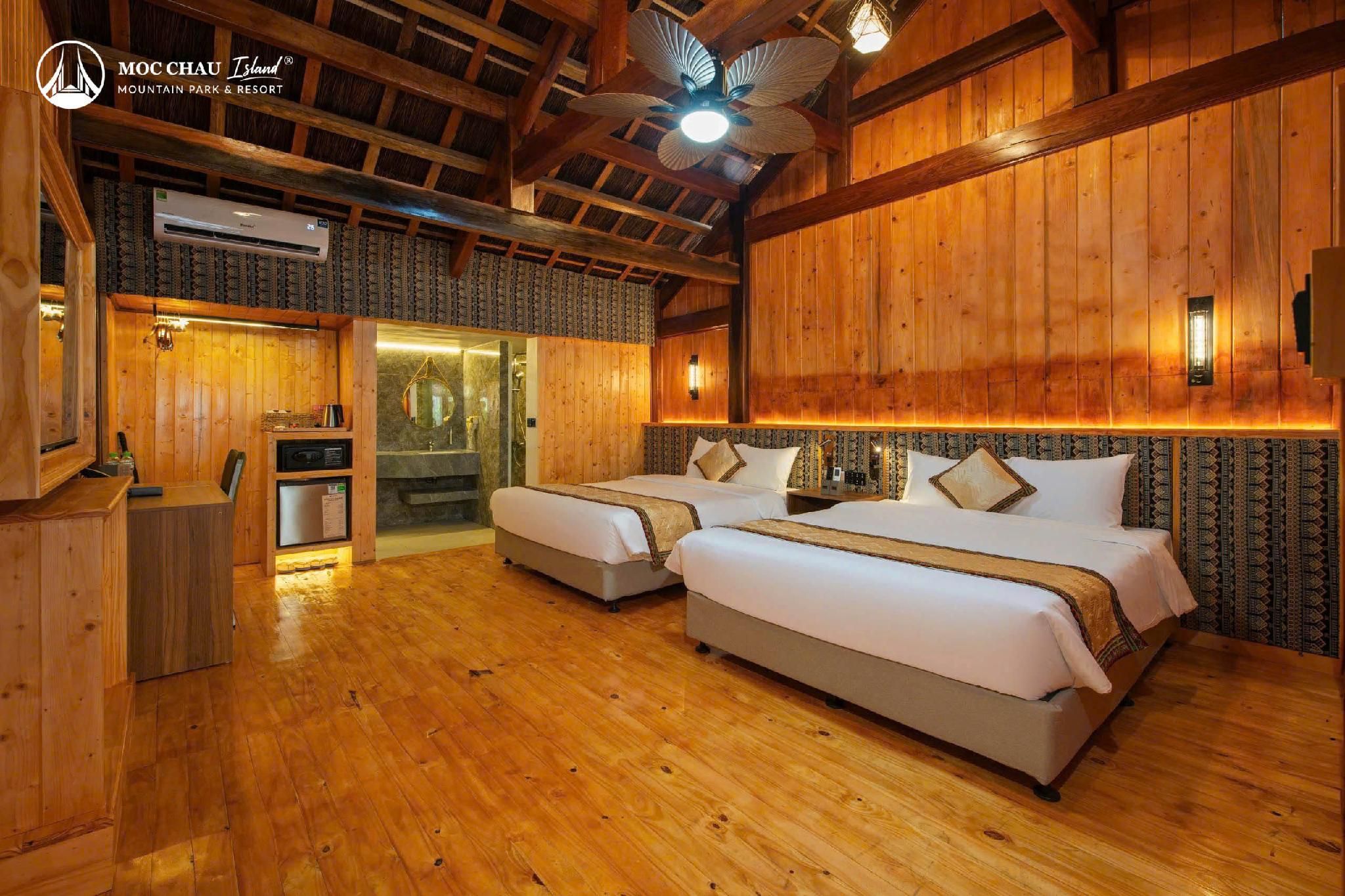 Moc Chau Island - Bach Long Glass Bridge Family