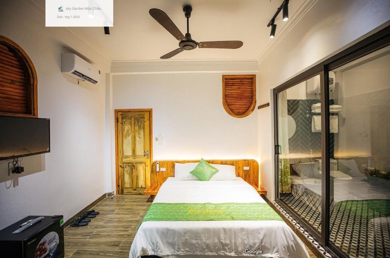 Deluxe - 1 King Bed