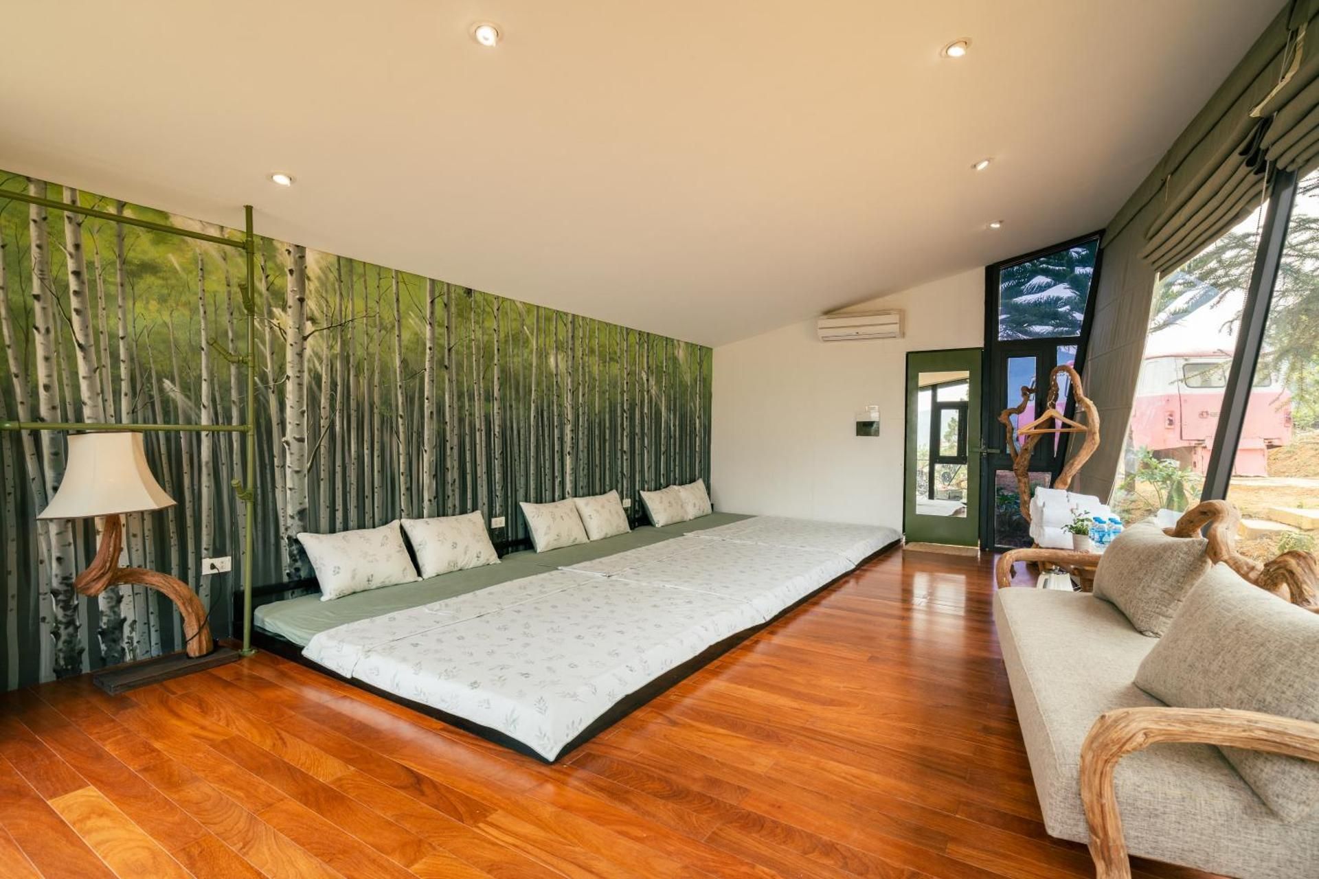 Family Room with Mountain View