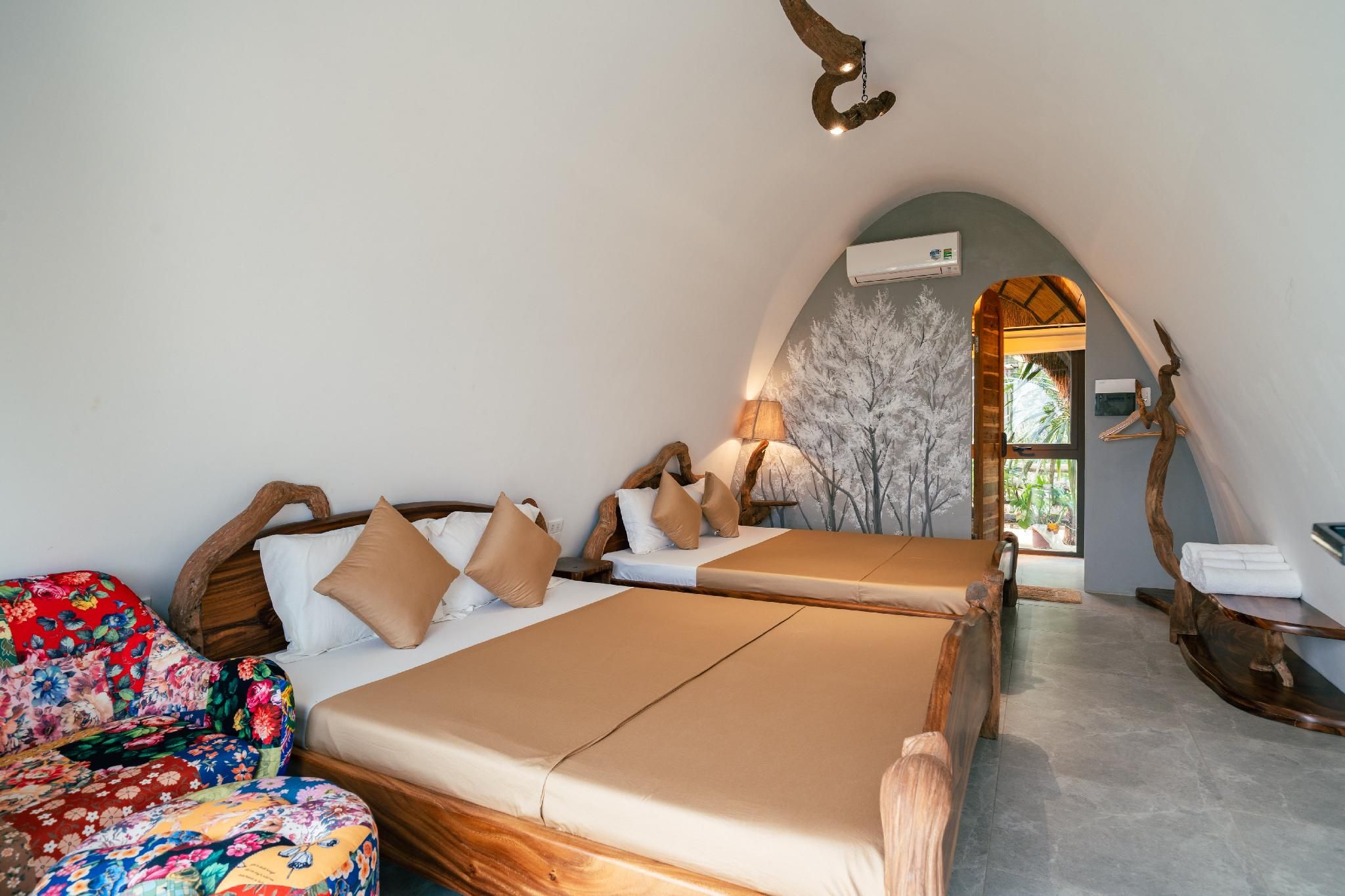 Superior Bungalow Garden View