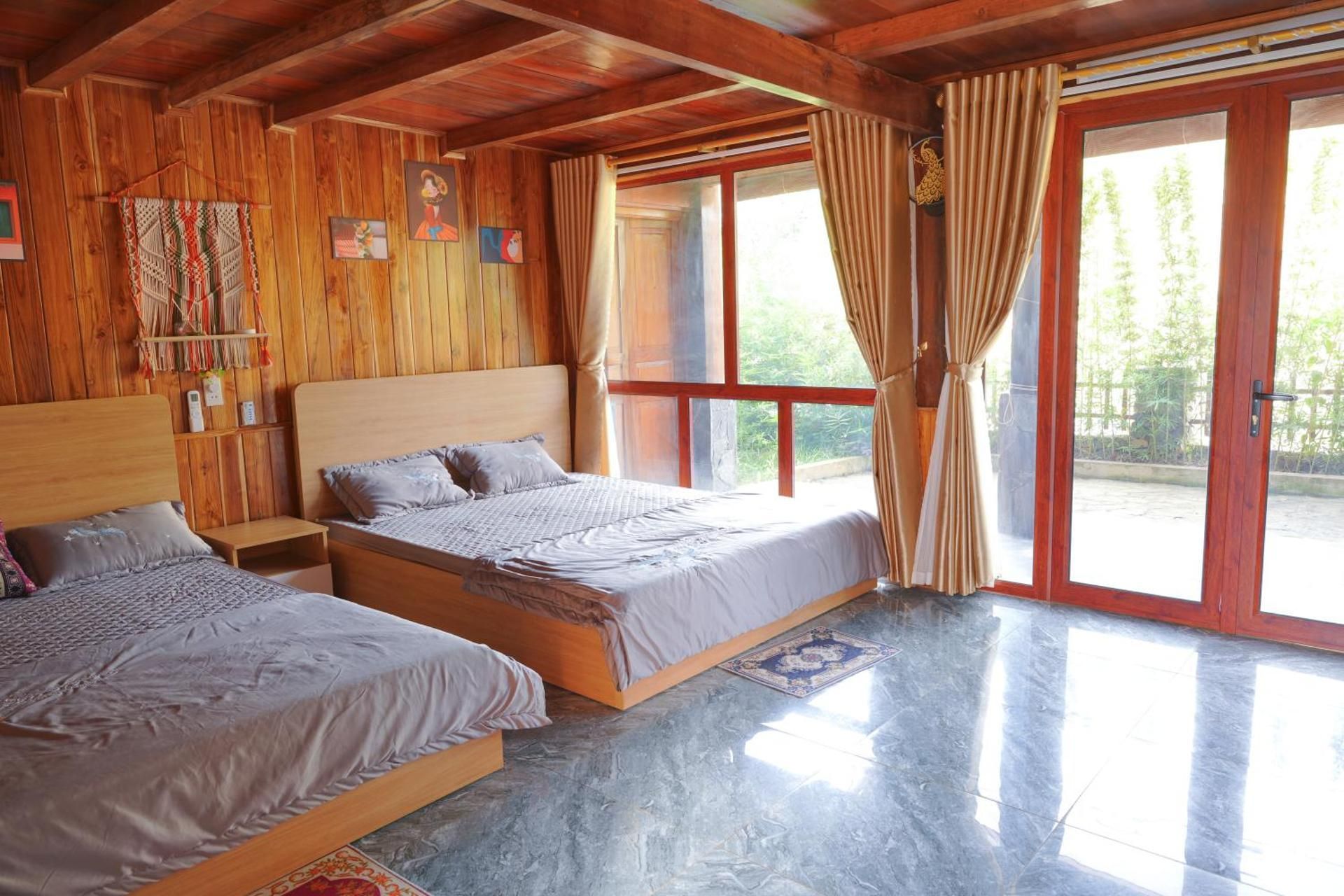Quadruple Room with Private Bathroom