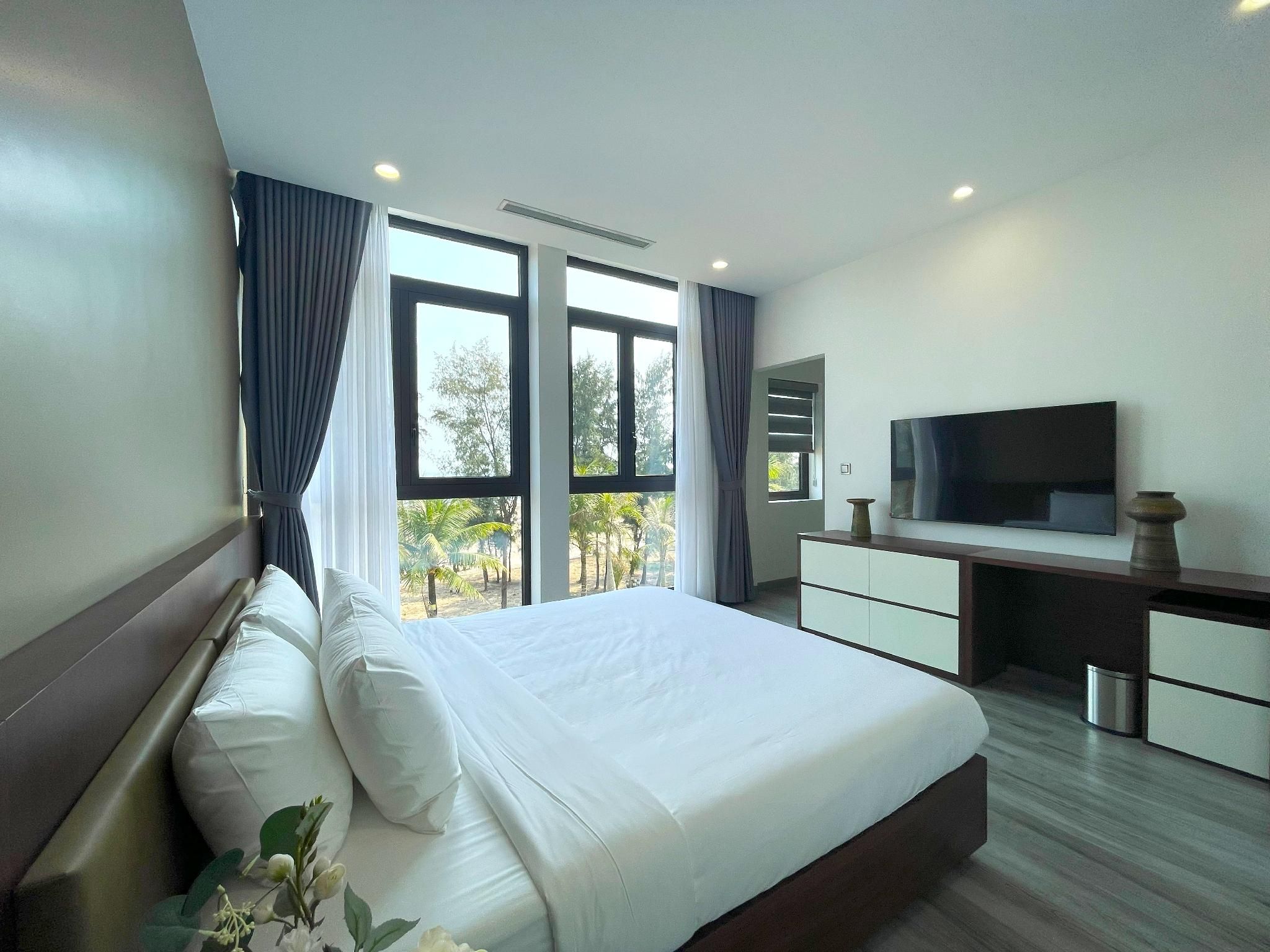 Beachfront Villa with Sea View