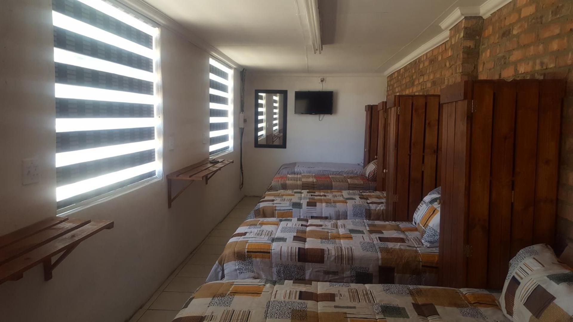6-Bed Mixed Dormitory Room