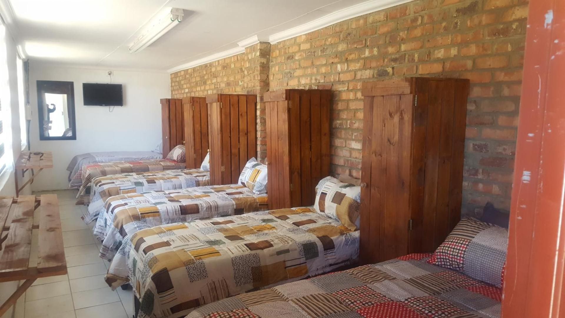 6-Bed Mixed Dormitory Room