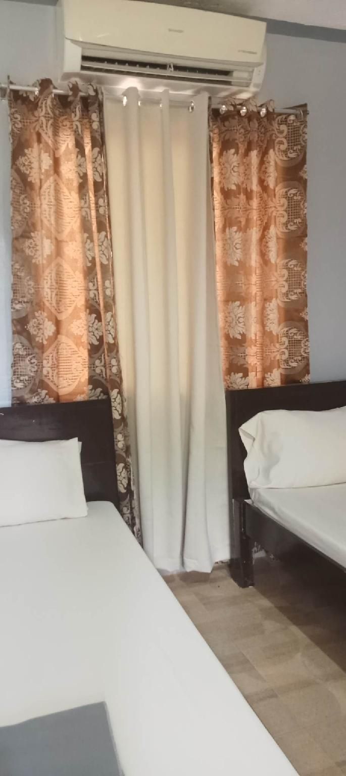 Sealey's Inn Super Deluxe Family Room 3