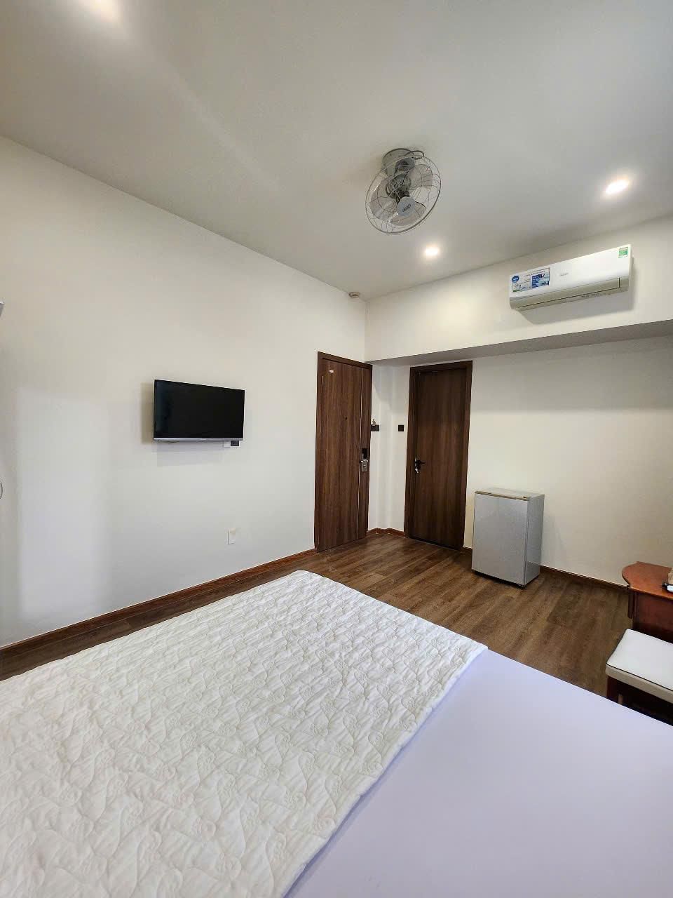 Deluxe - 1 King Bed