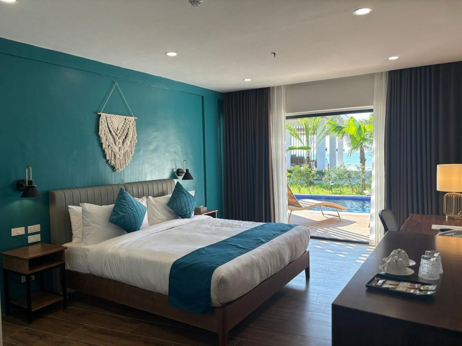 Deluxe Double or Twin Room with Pool Access