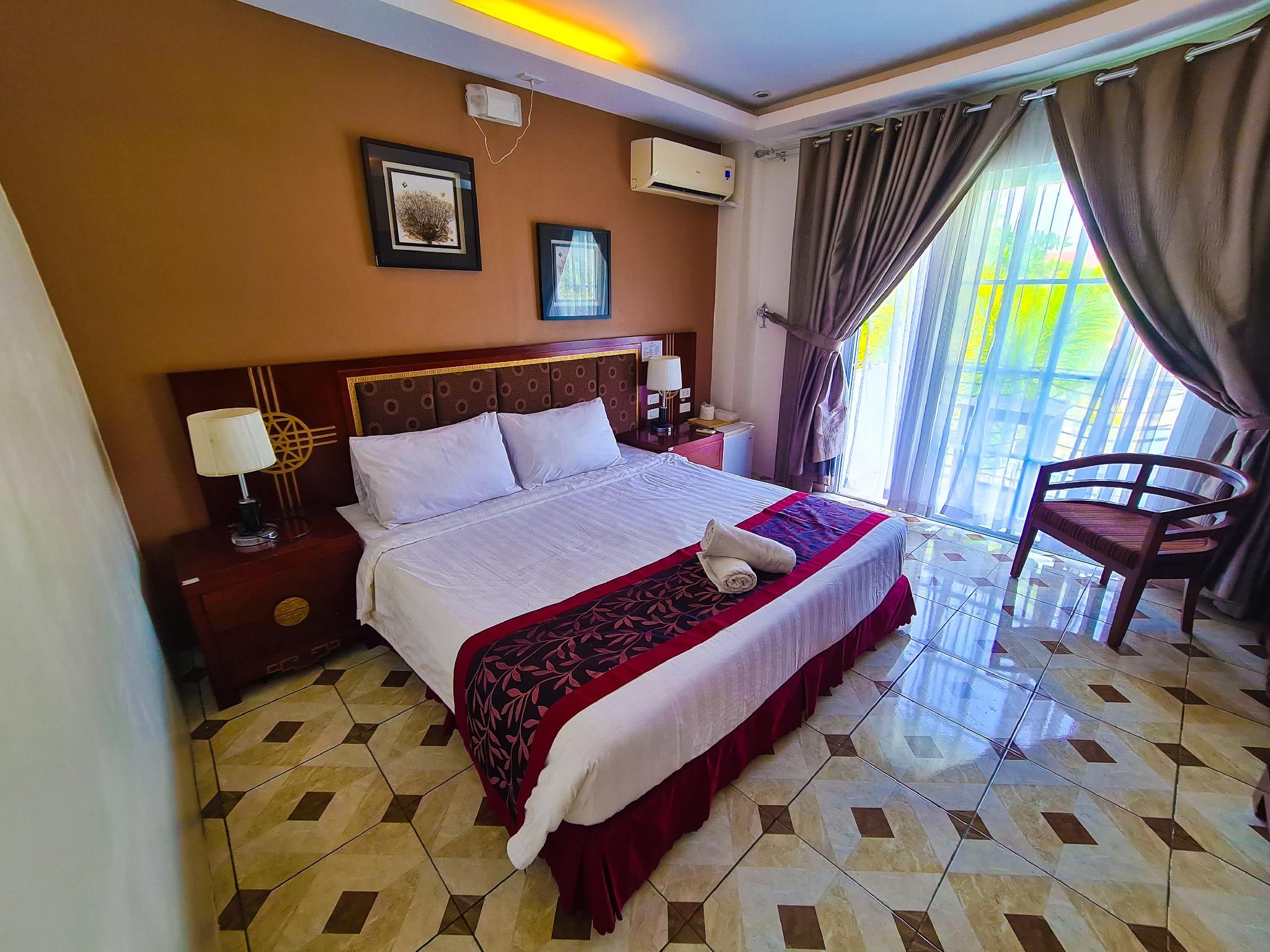 Deluxe King Room