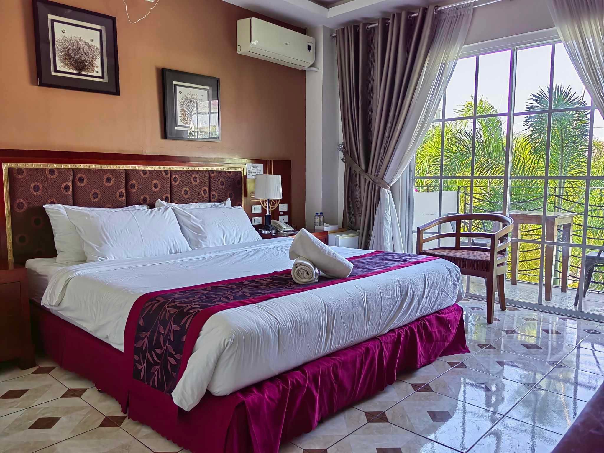 Deluxe King Room