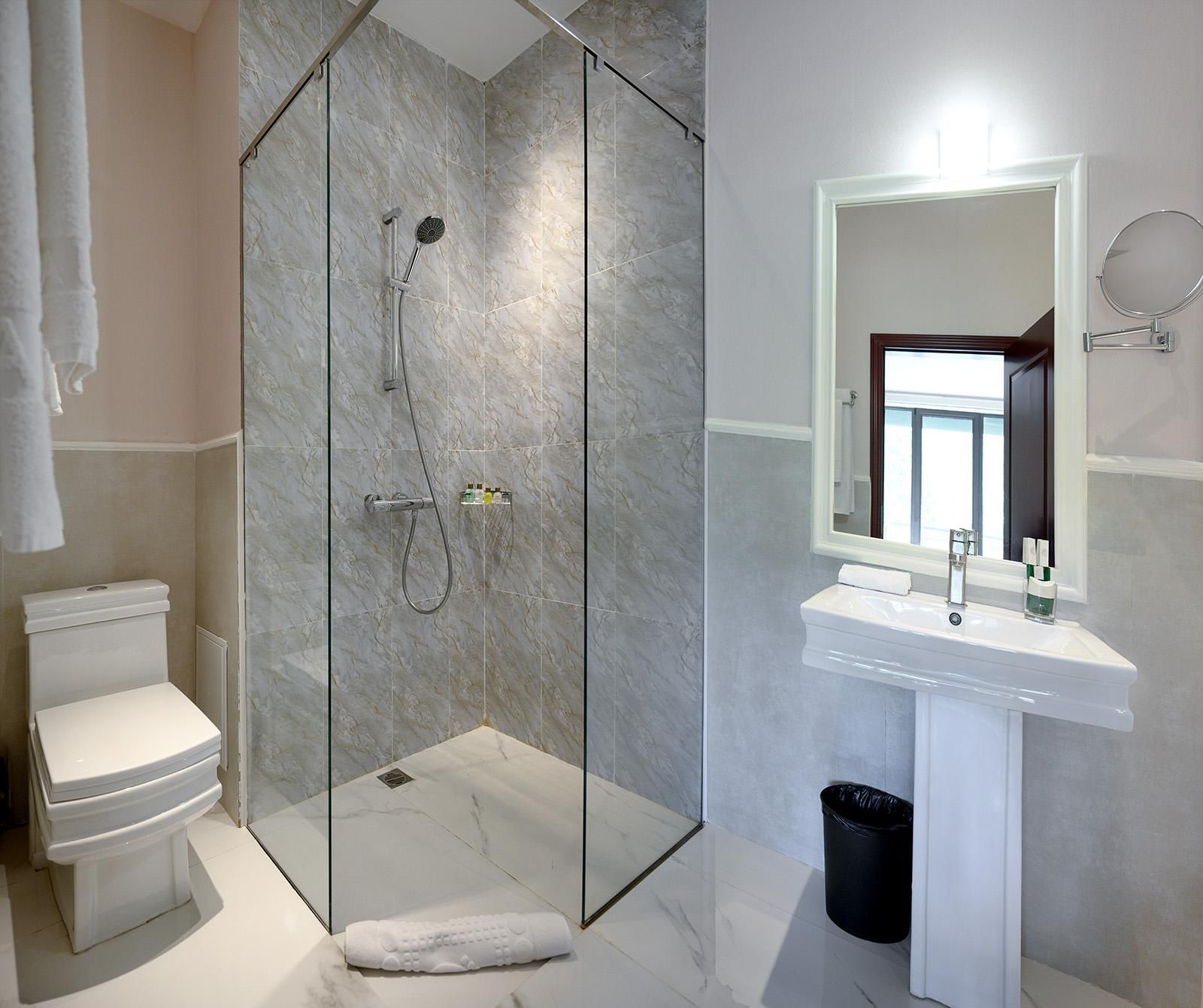 Junior Suite Courtyard View