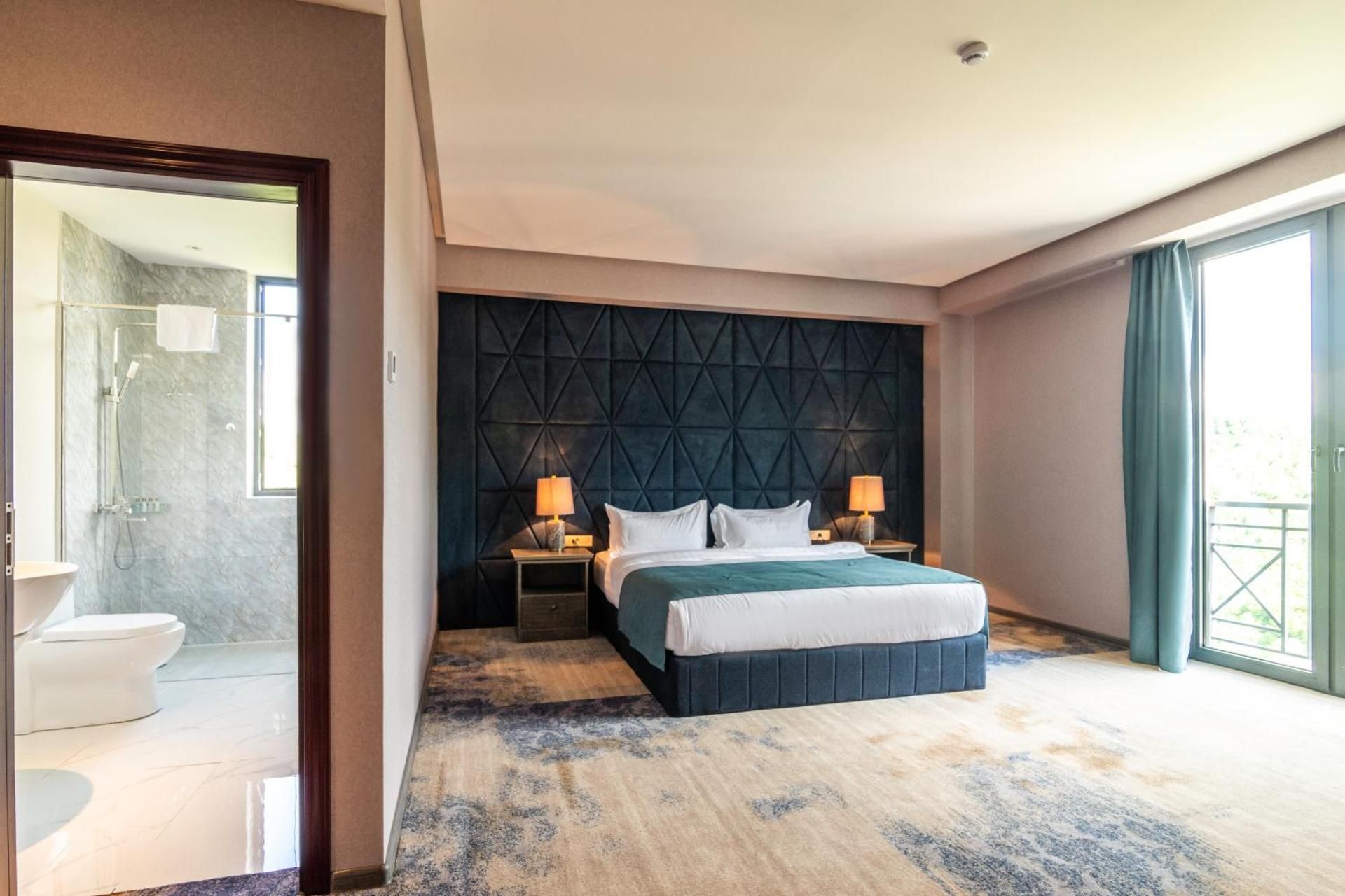 Superior King Room