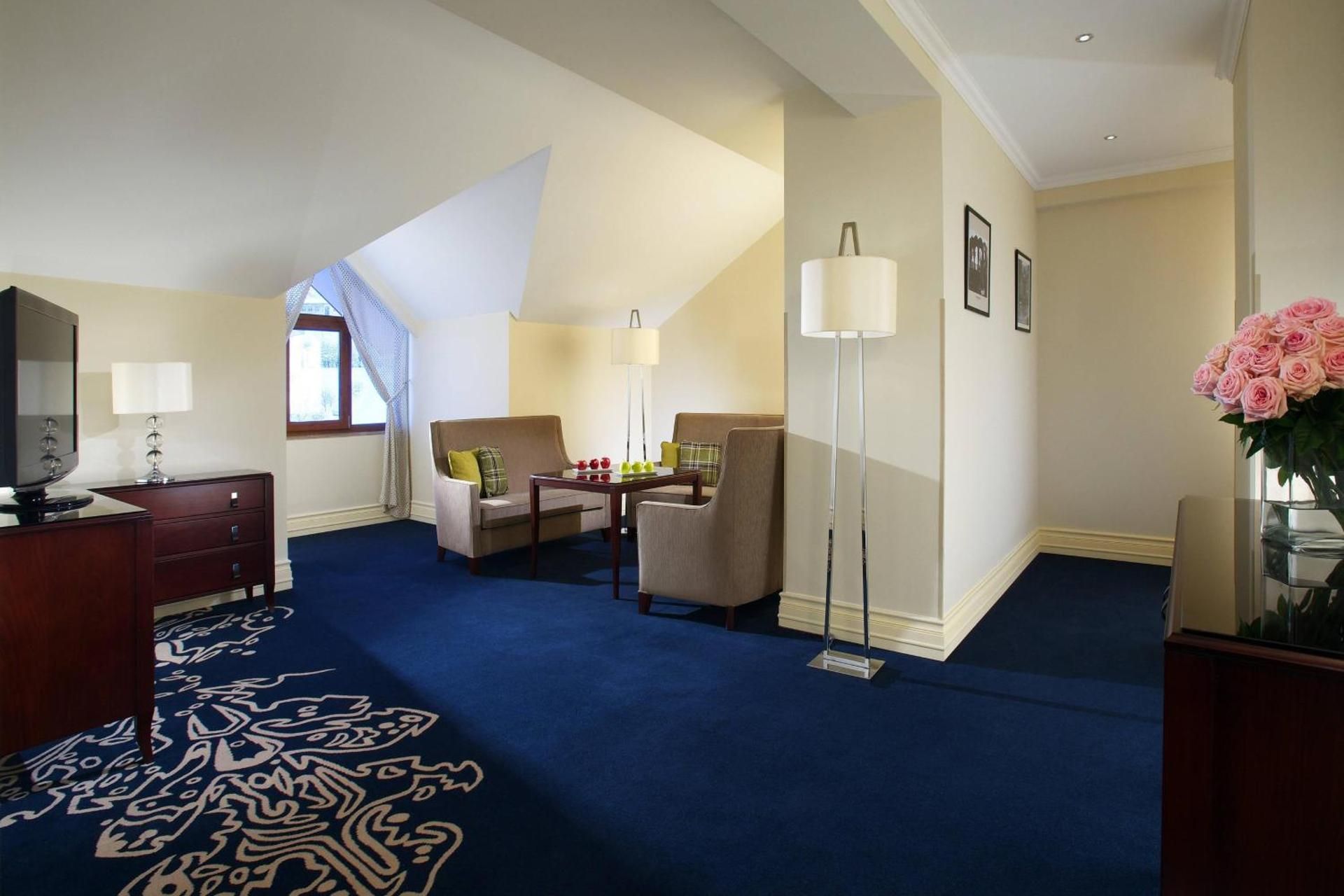 Two Bedroom Suite, Suite, Bedroom 1: 1 King, Bedroom 2: 1 King, Church View, Main Building