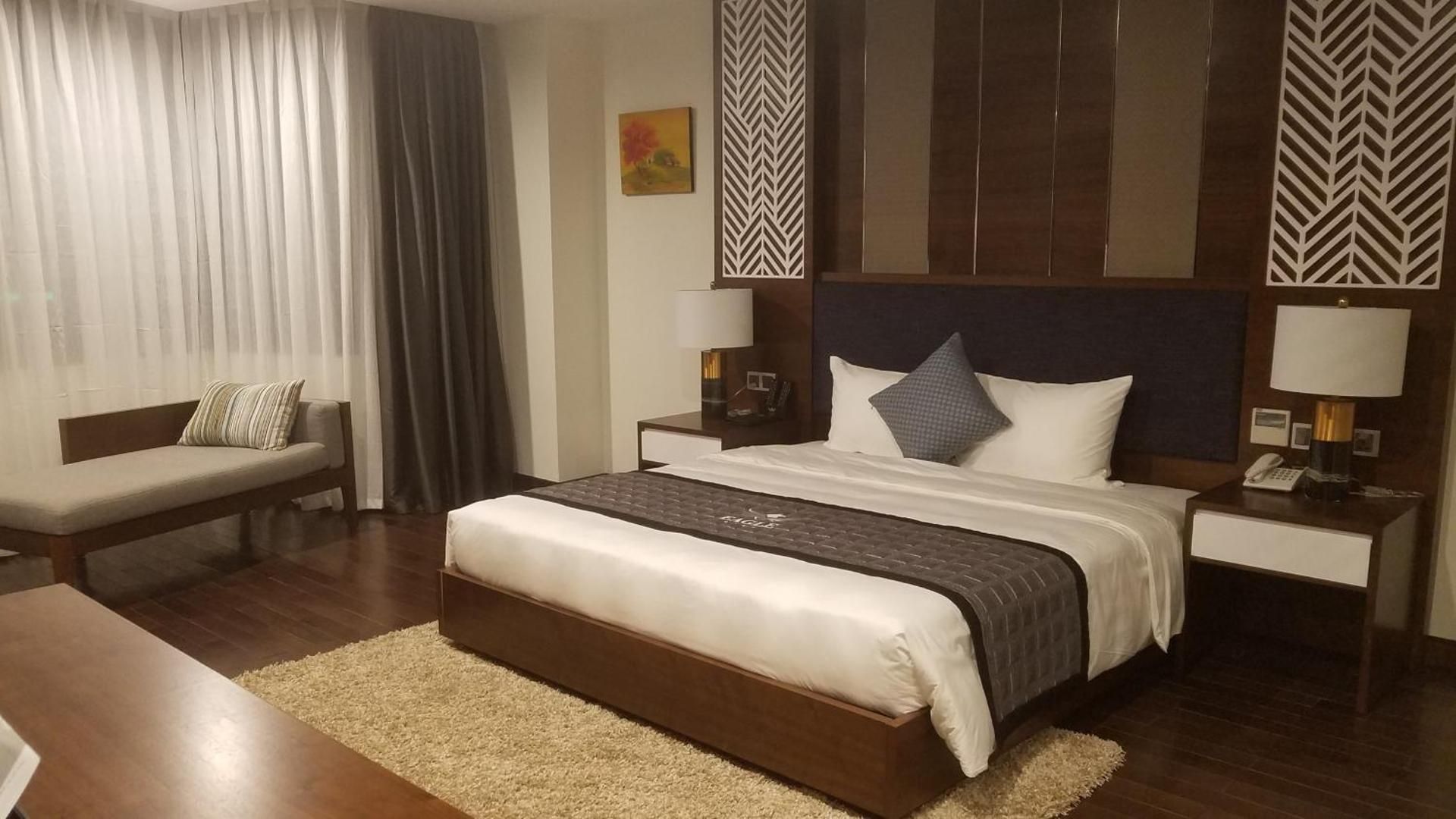 King Room with Spa Bath