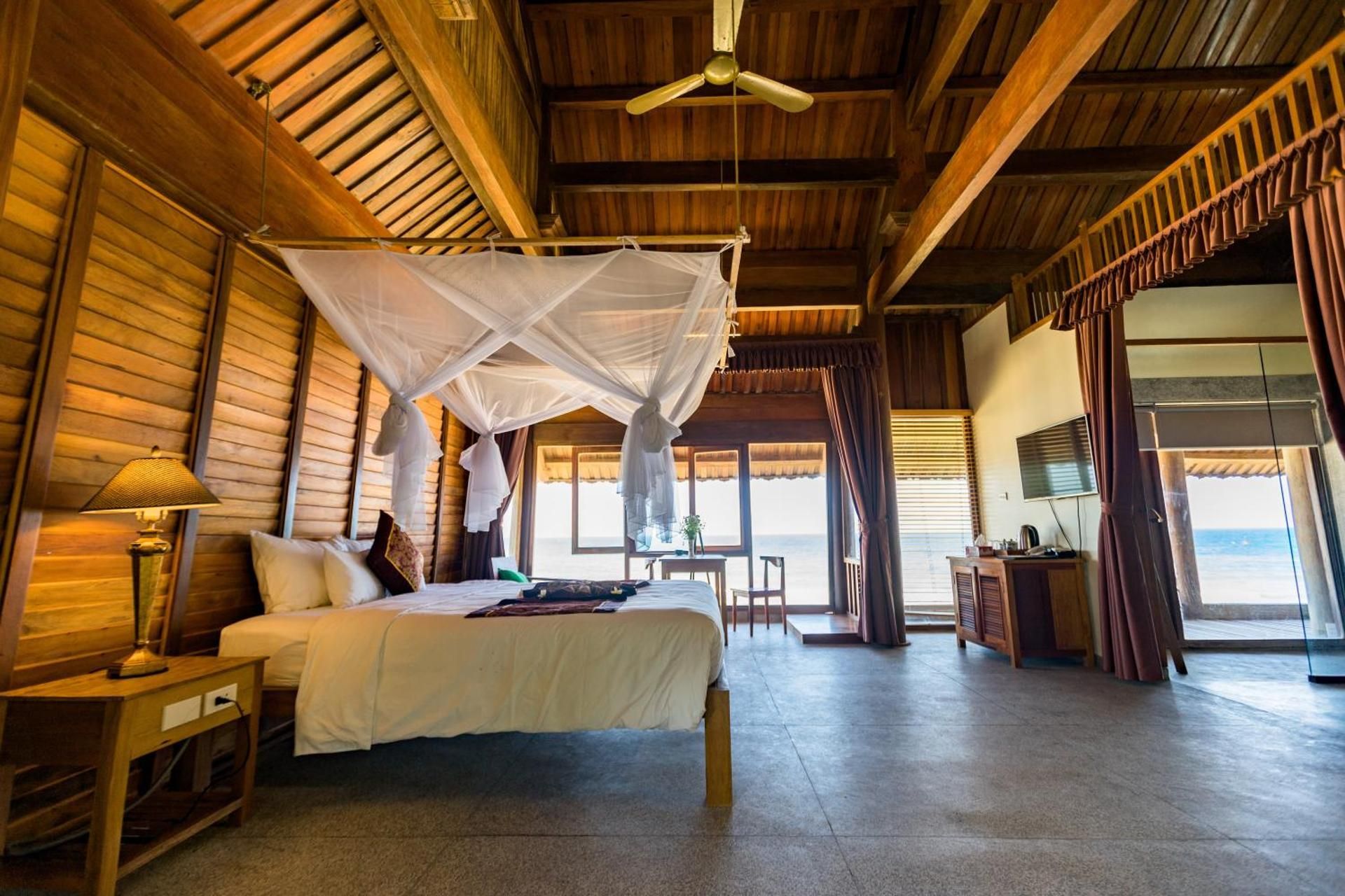 Queen Suite with Sea View