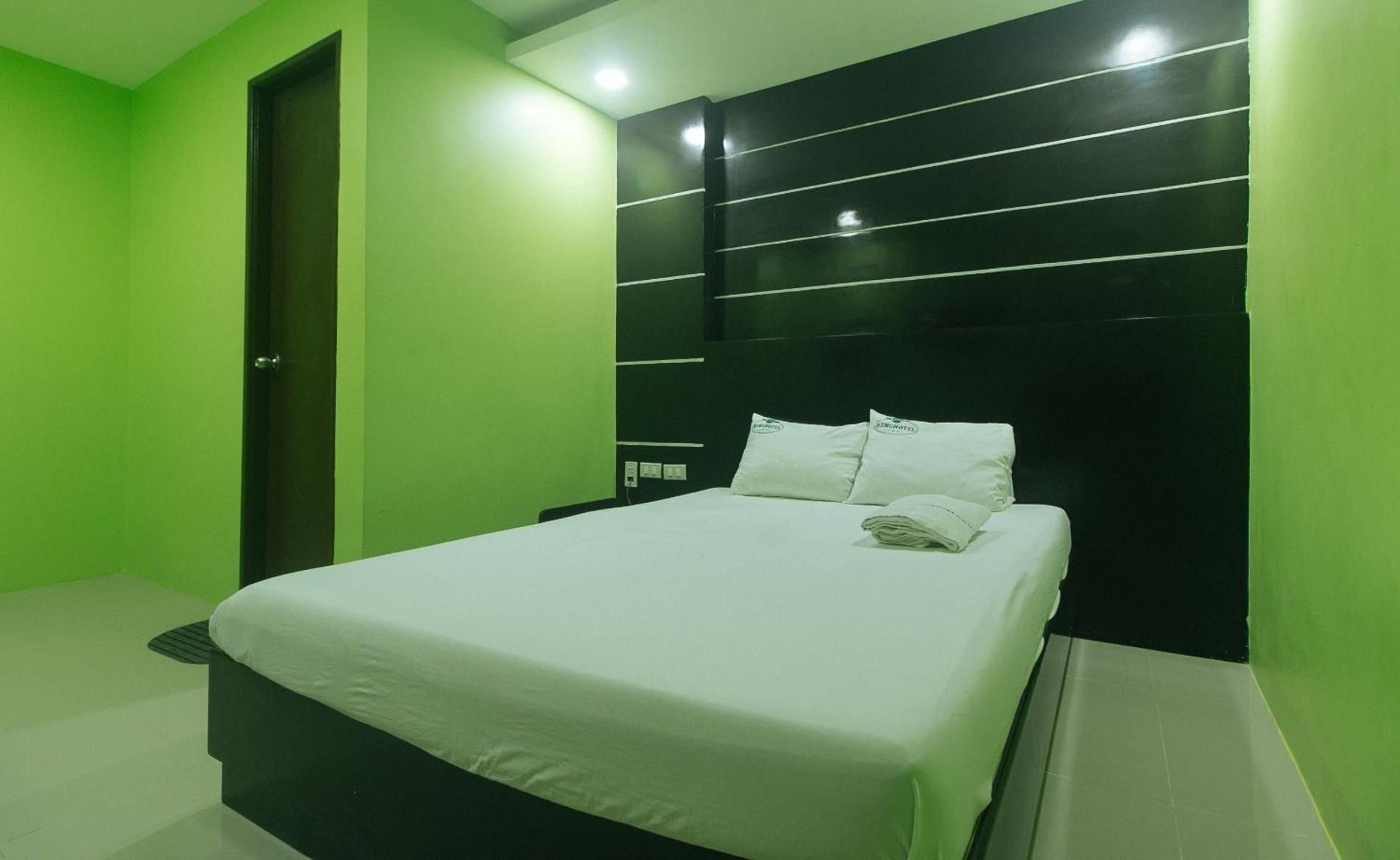 Ranchotel General Trias Cavite by RedDoorz  Standard Double Room 2