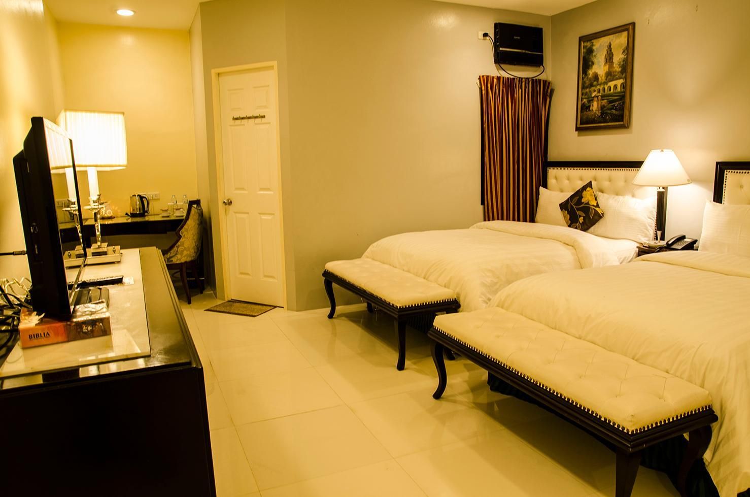 Dreamwave Hotel Ilagan Double Deluxe Room
