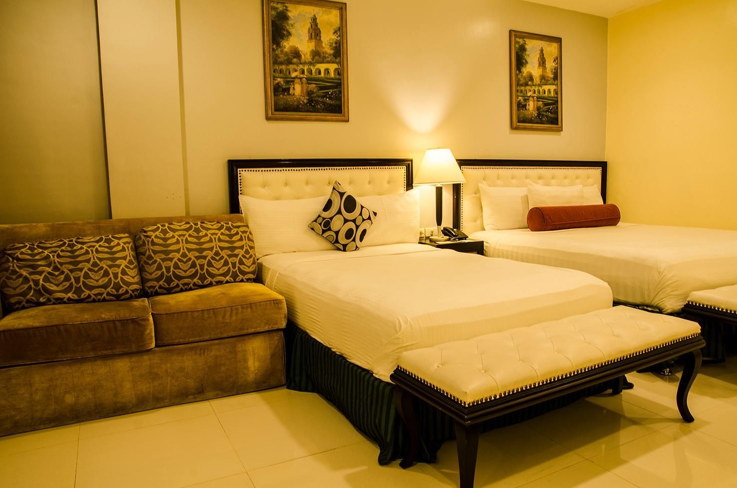 Dreamwave Hotel Ilagan VIP Room 2