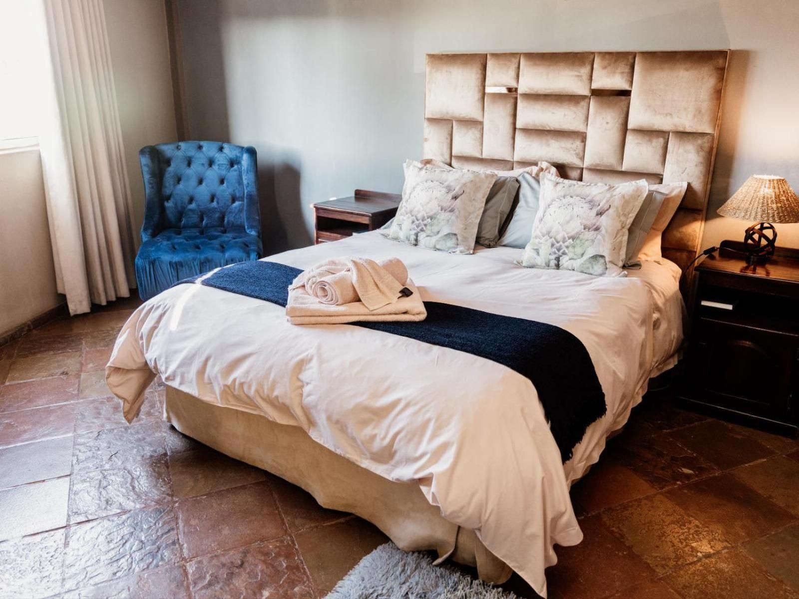 Deluxe Queen Suite