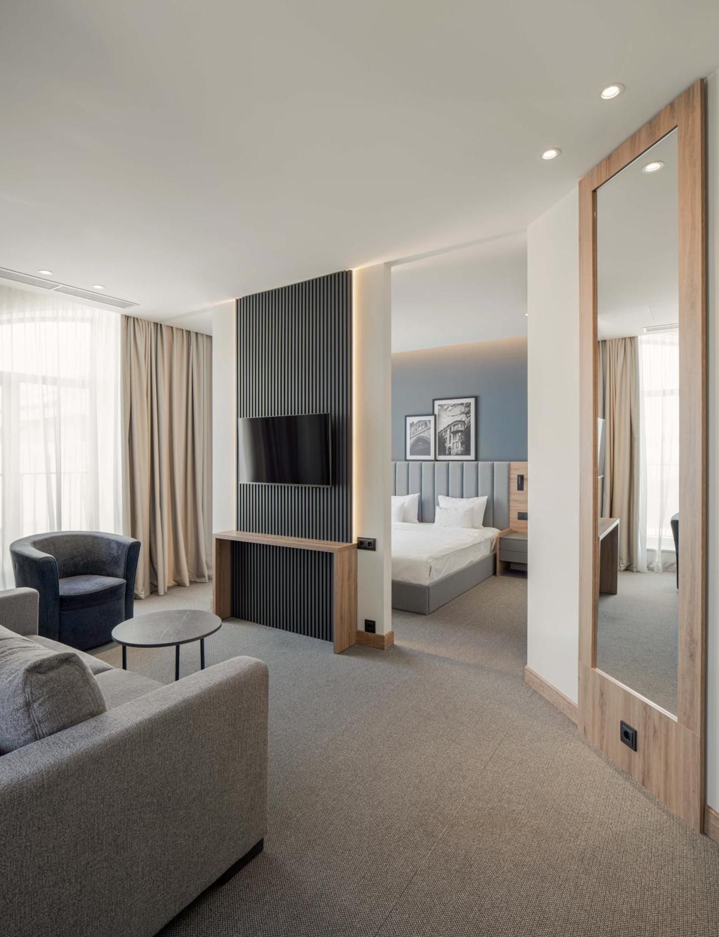 Radisson Hotel & Spa Gyumri One Bedroom Suite 3