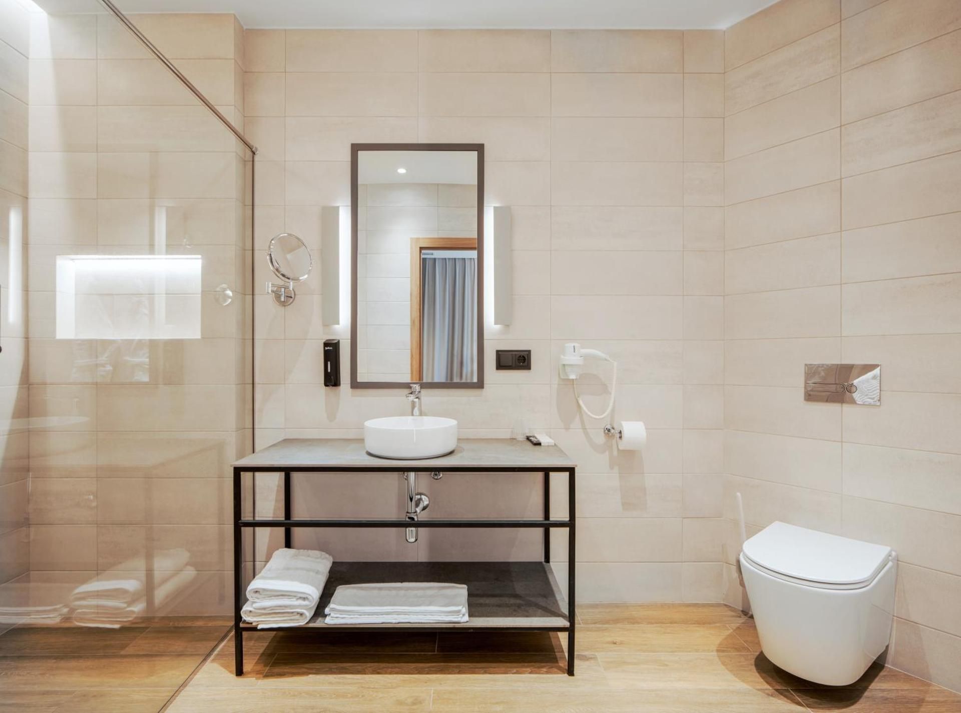 Radisson Hotel & Spa Gyumri Suite with Terrace 2