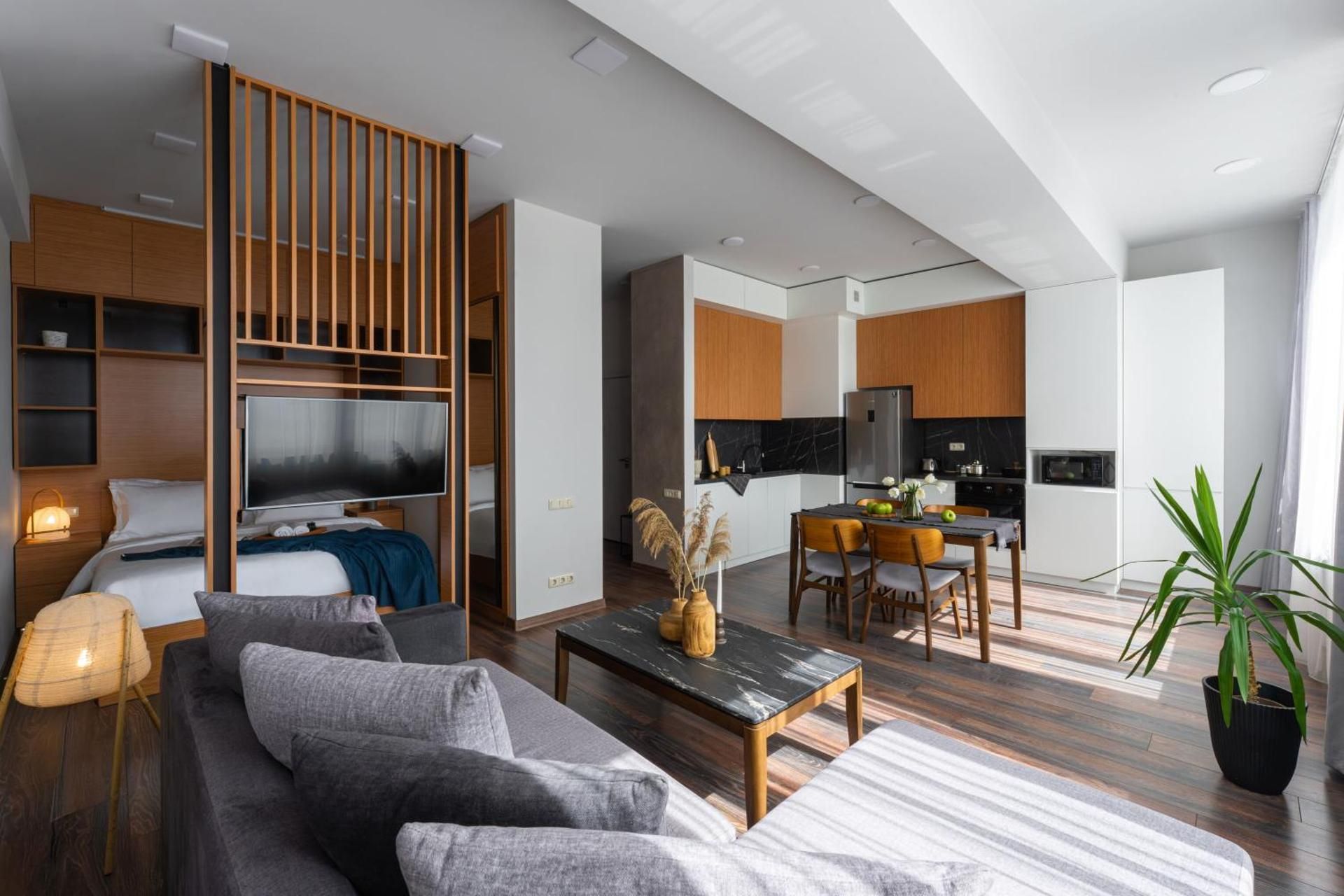 One-Bedroom Apartment with City View