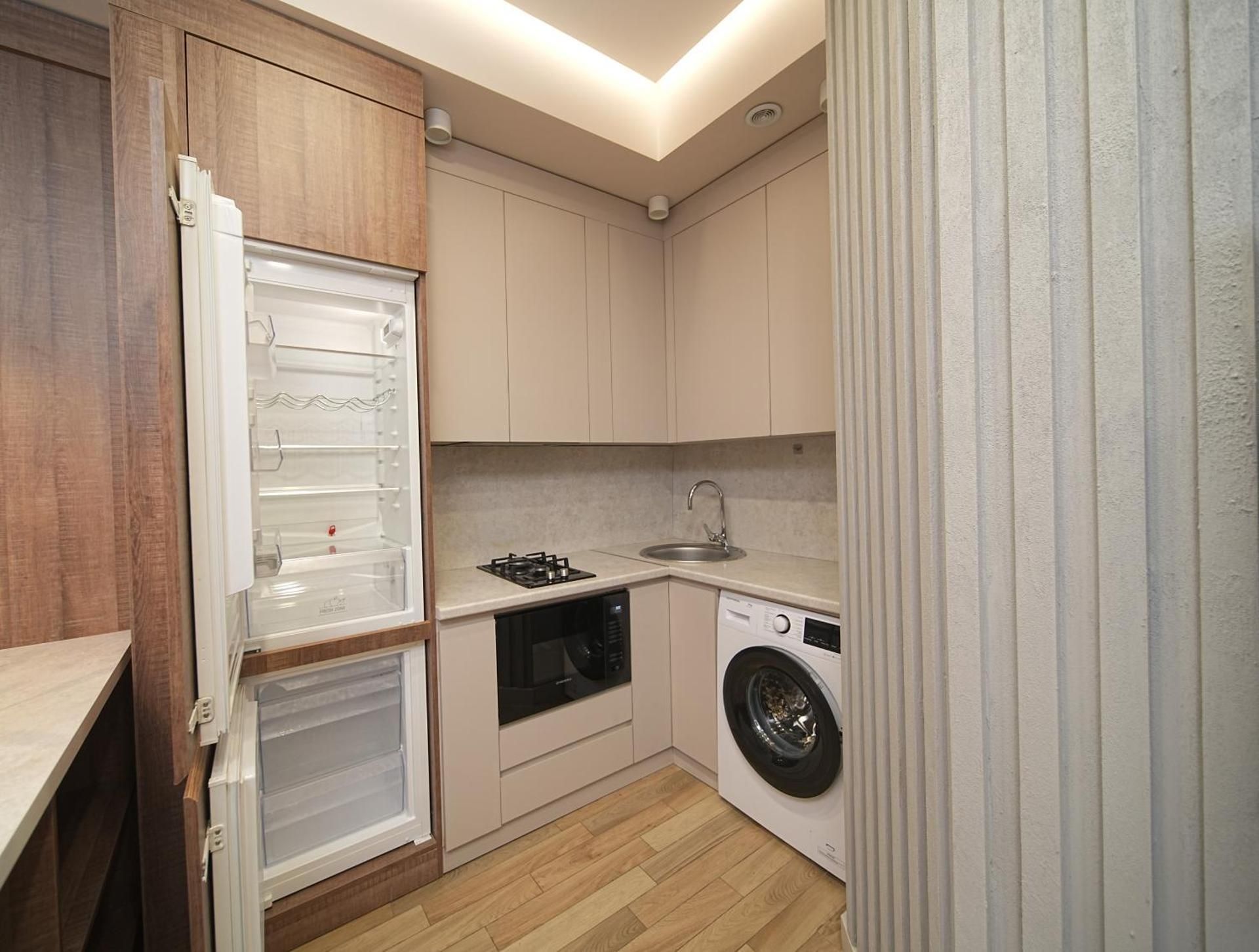 One-Bedroom Apartment with Balcony